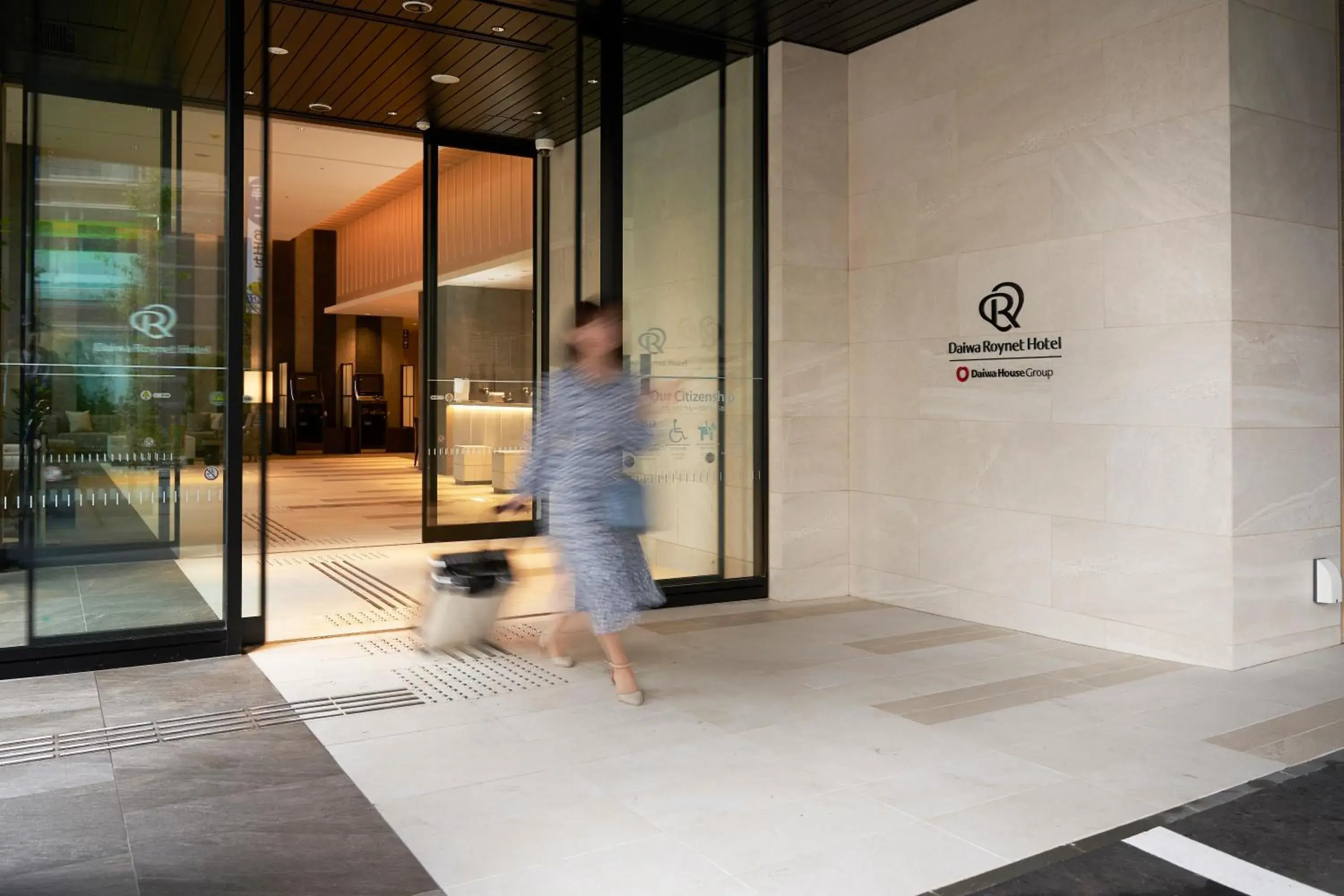 Facade/entrance in Daiwa Roynet Hotel Sapporo Nakajima Koen Facade/entrance in Daiwa Roynet Hotel Sapporo Nakajima Koen