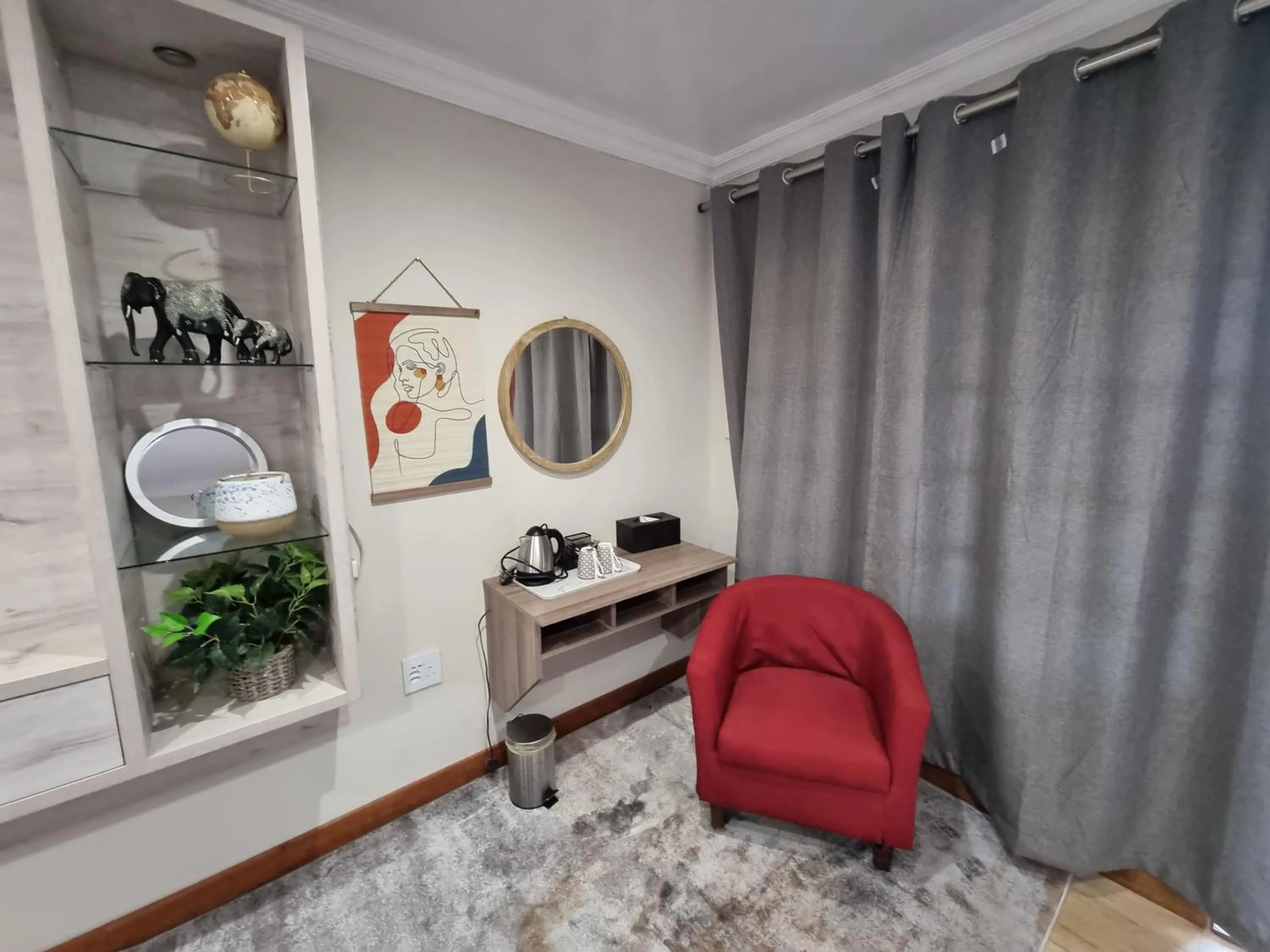 Valley View dullstroom - check in at The Highlander Hotel