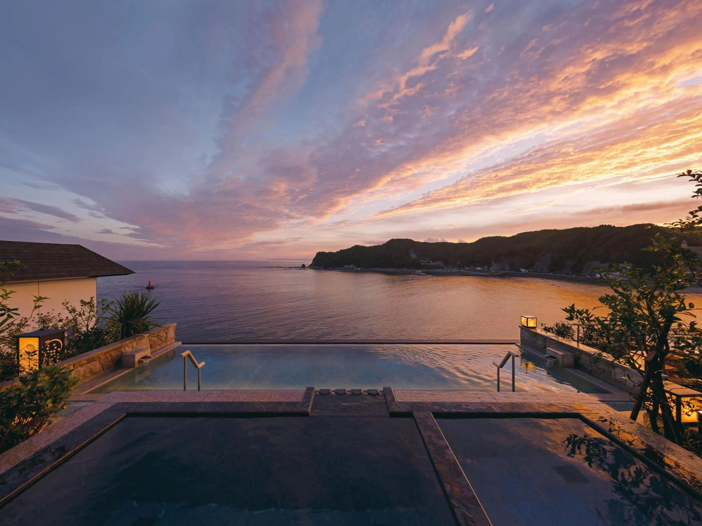 Open Air Bath in Mikazuki Sea-Park Hotel Awa Kamogawa