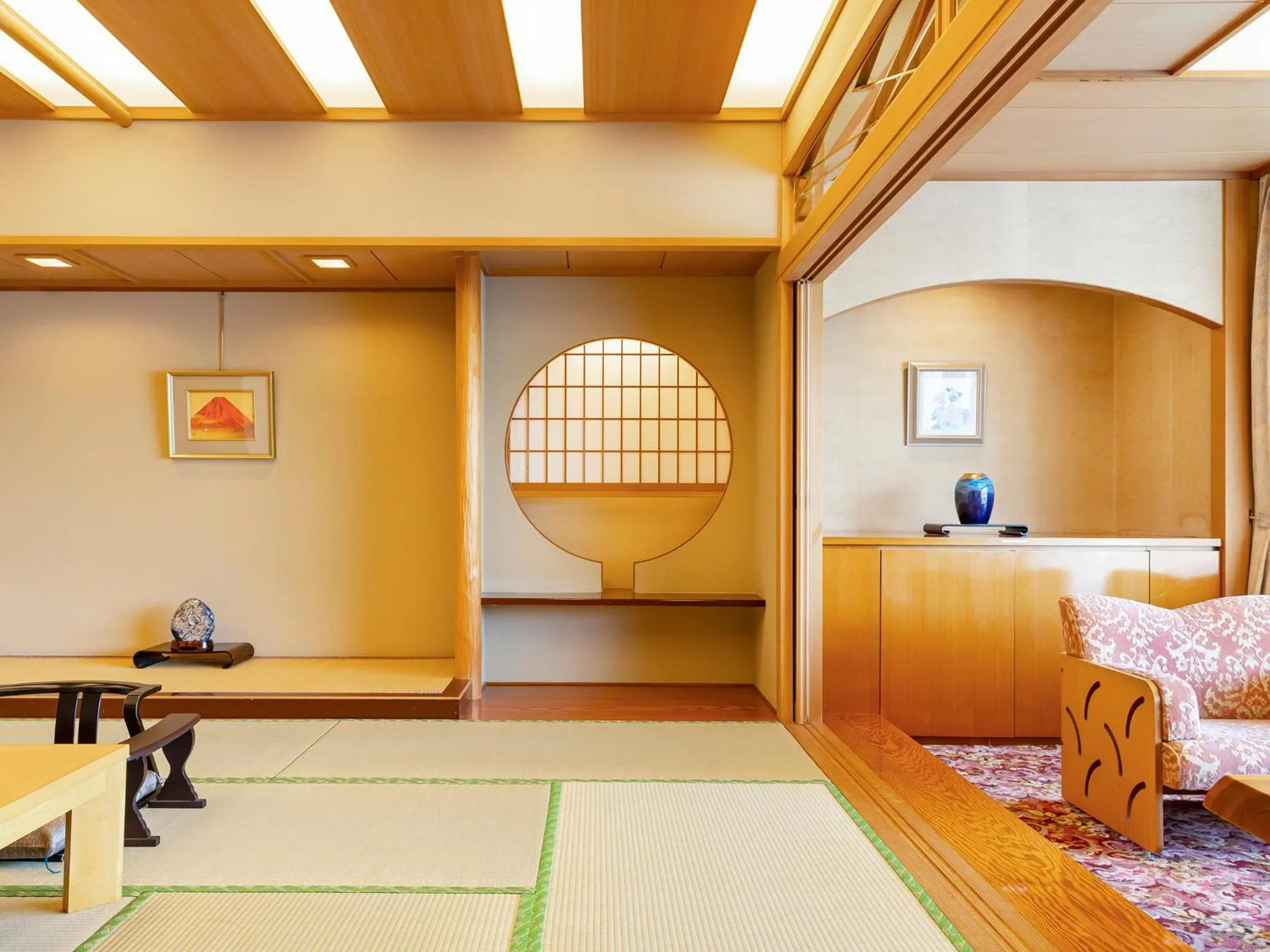 Photo of the whole room, Bed in Mikazuki Sea-Park Hotel Awa Kamogawa