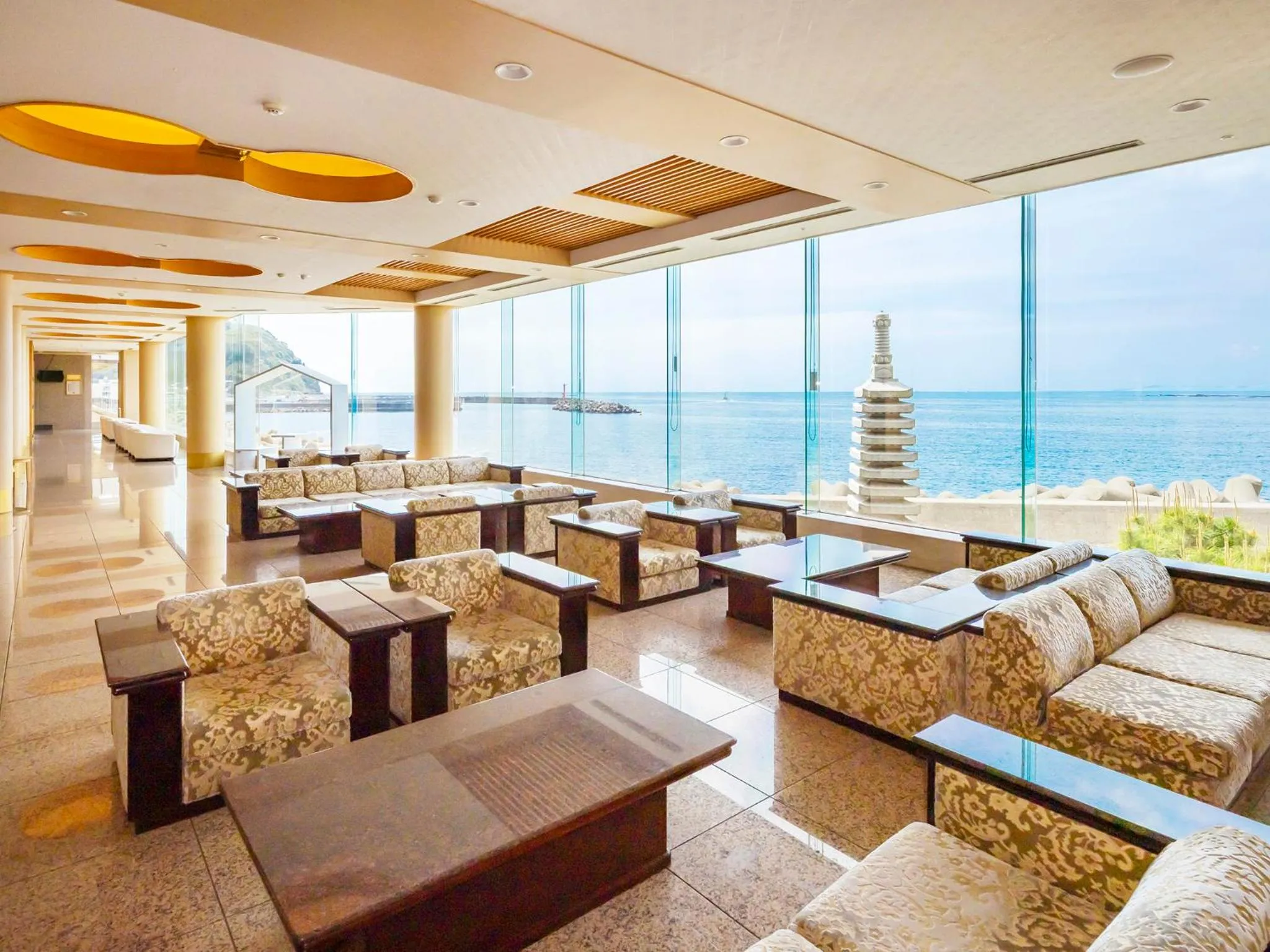 Lobby or reception in Mikazuki Sea-Park Hotel Awa Kamogawa