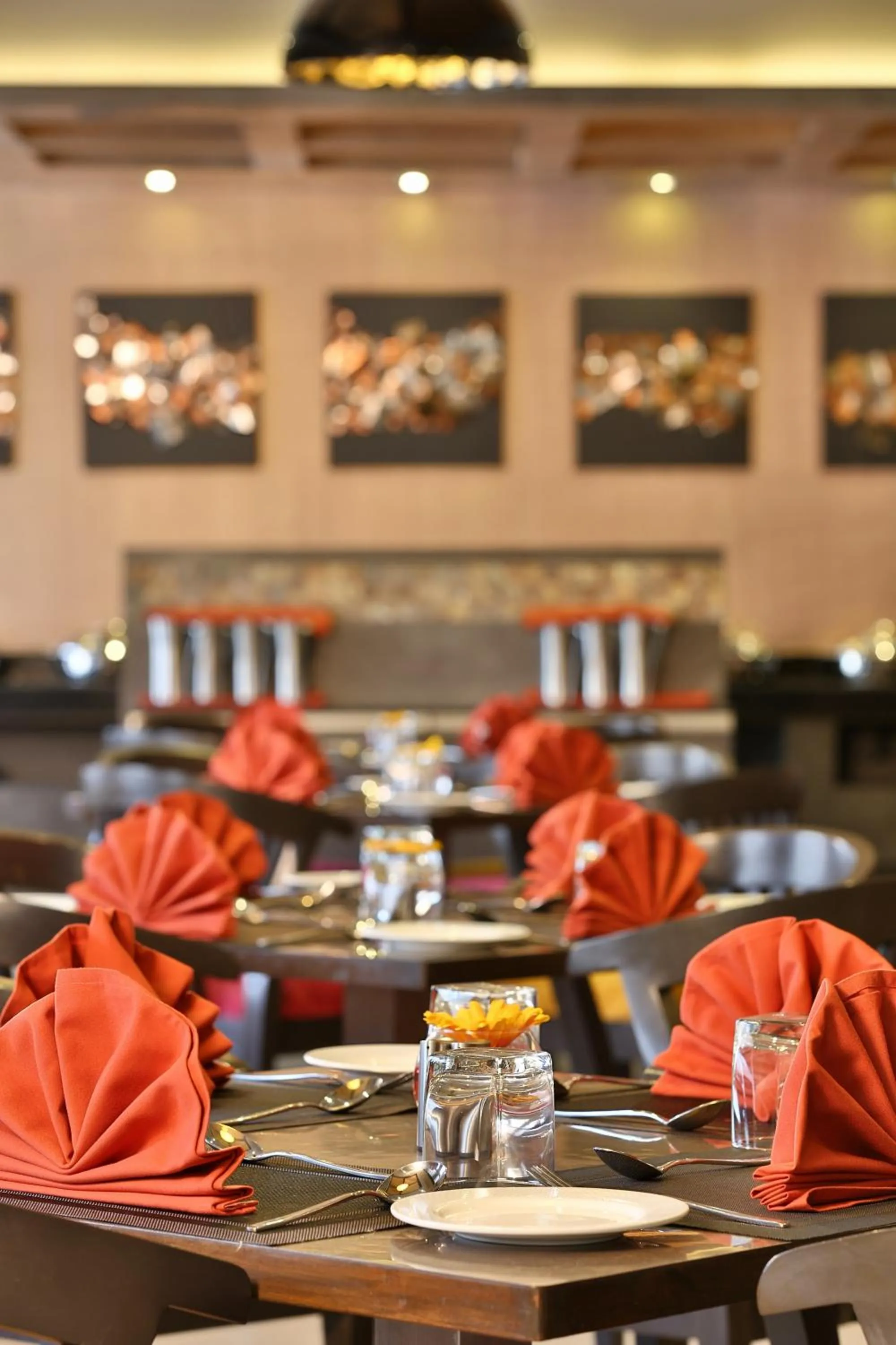 Restaurant/places to eat in HOTEL G EXPRESS Formerly Known as TGB Express