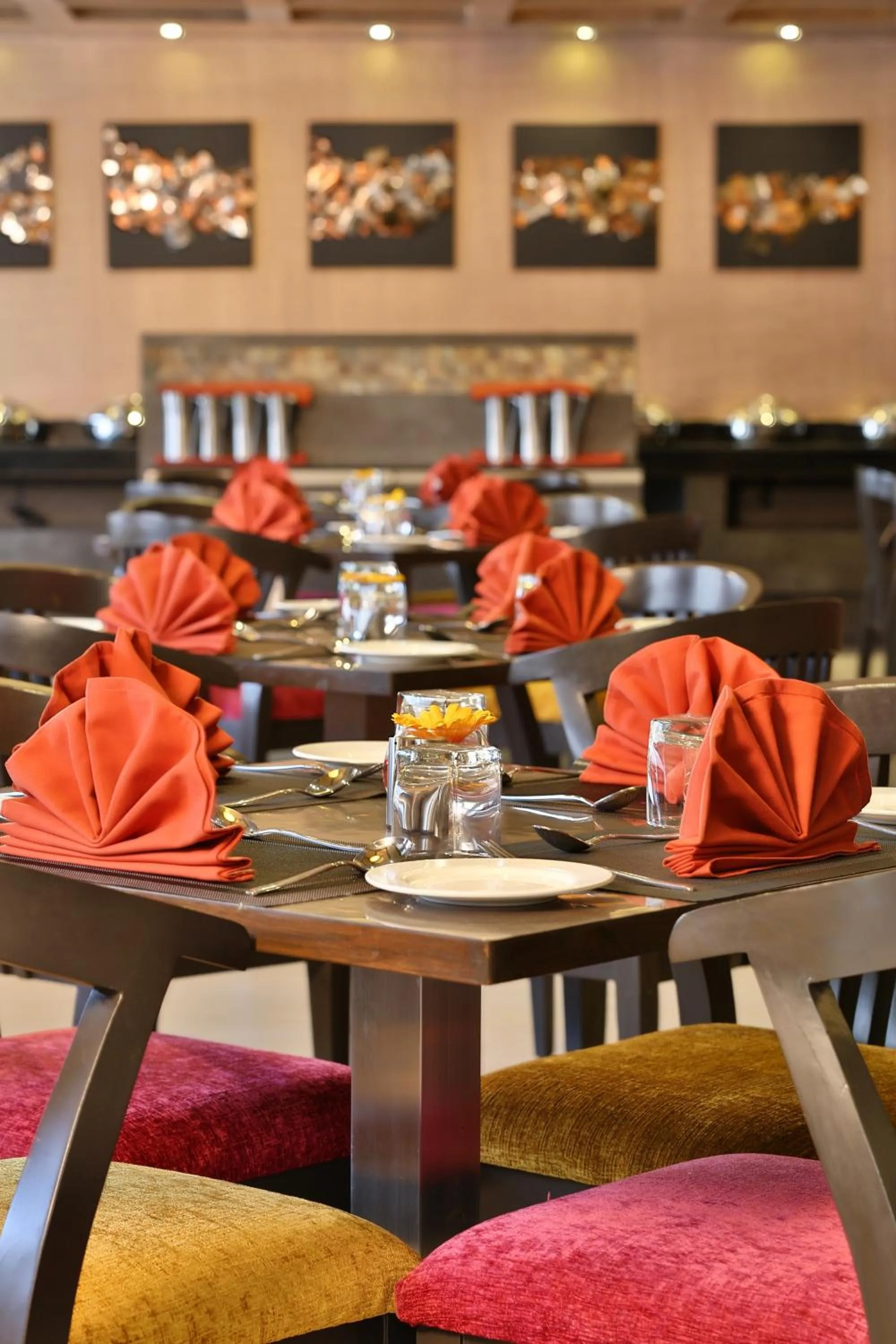 Restaurant/places to eat in HOTEL G EXPRESS Formerly Known as TGB Express