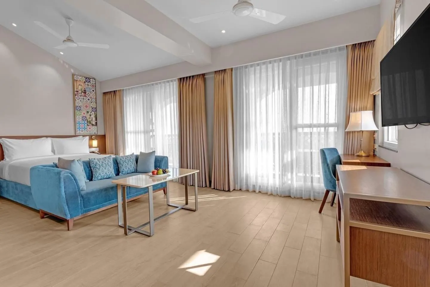 Living room, Bed in Fairfield by Marriott Goa Calangute