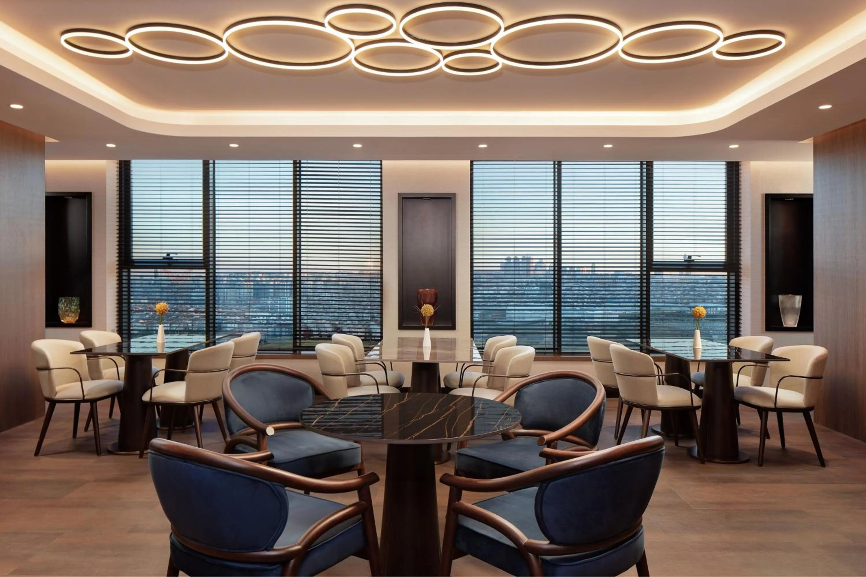 Lounge or bar in Sheraton Istanbul Esenyurt