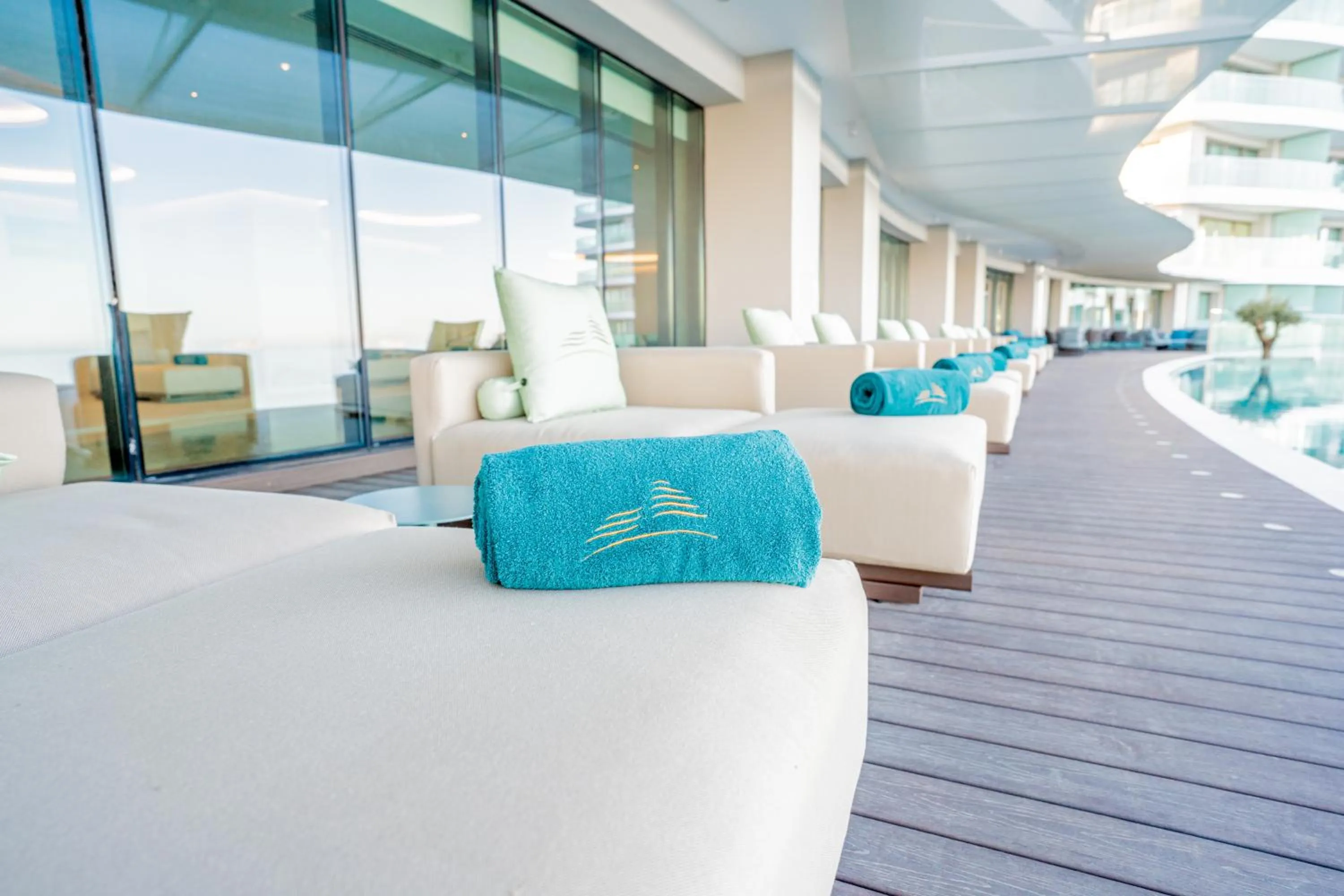 Swimming pool, Bed in Limassol Del Mar