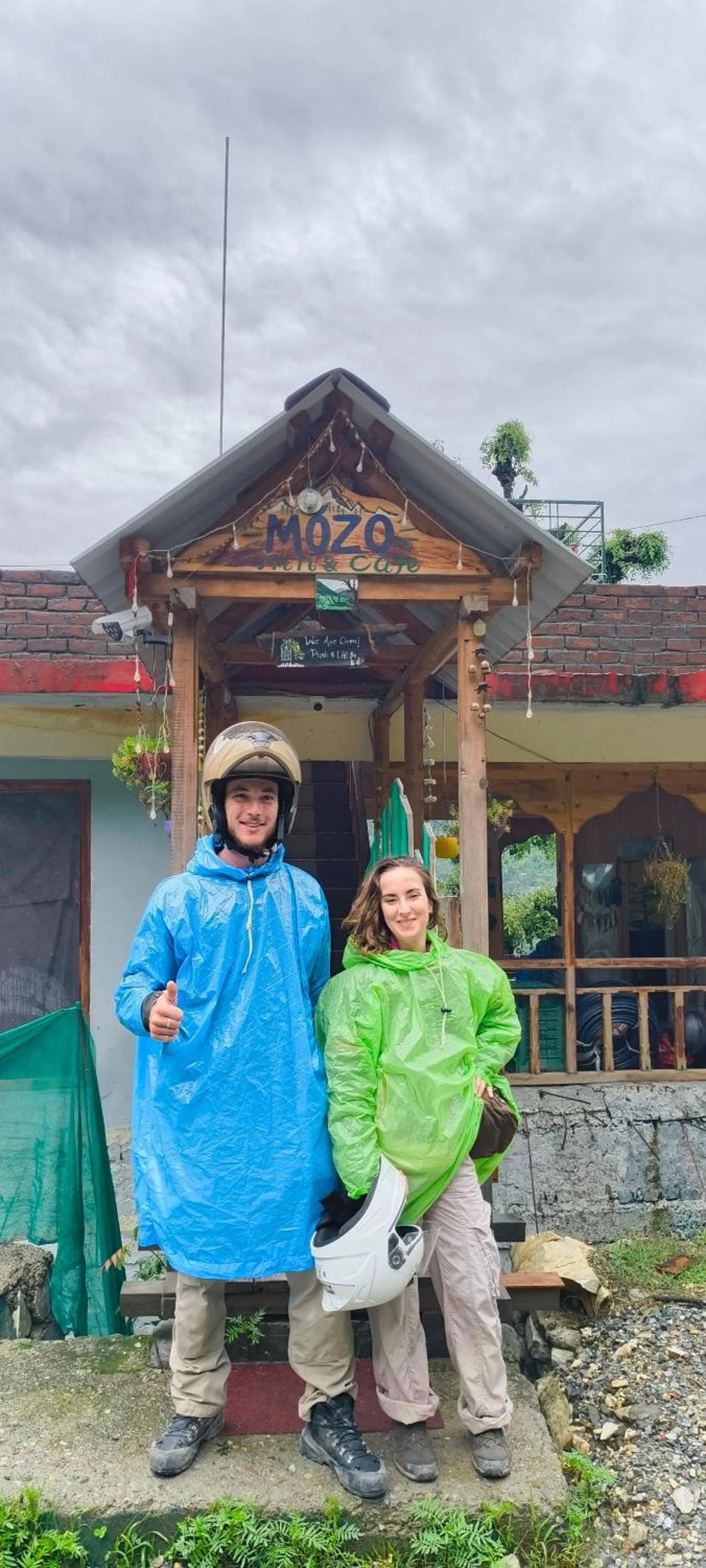 Guests in MOZO Inn&Cafe Jibhi