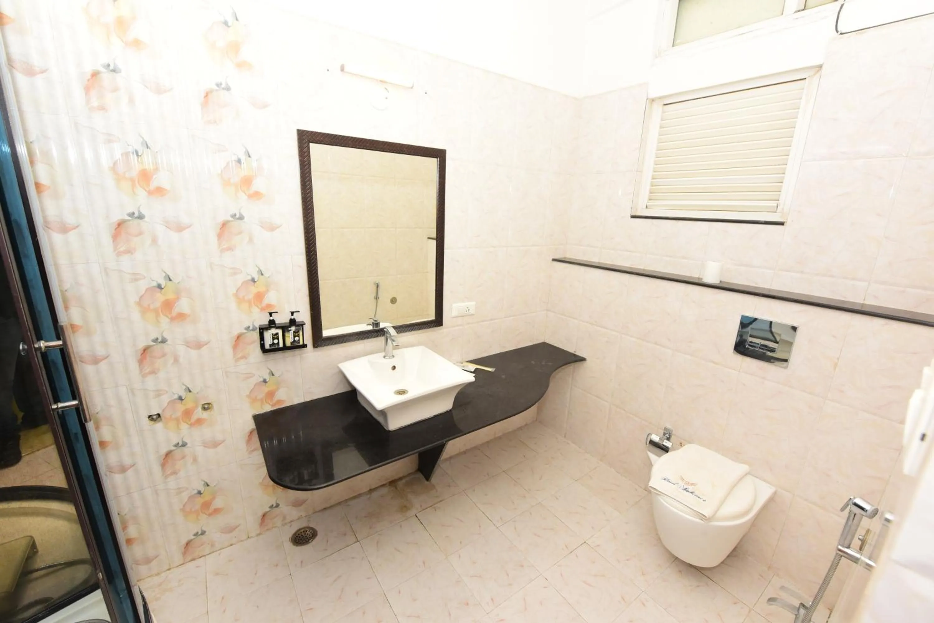 Bathroom in Hotel Yois