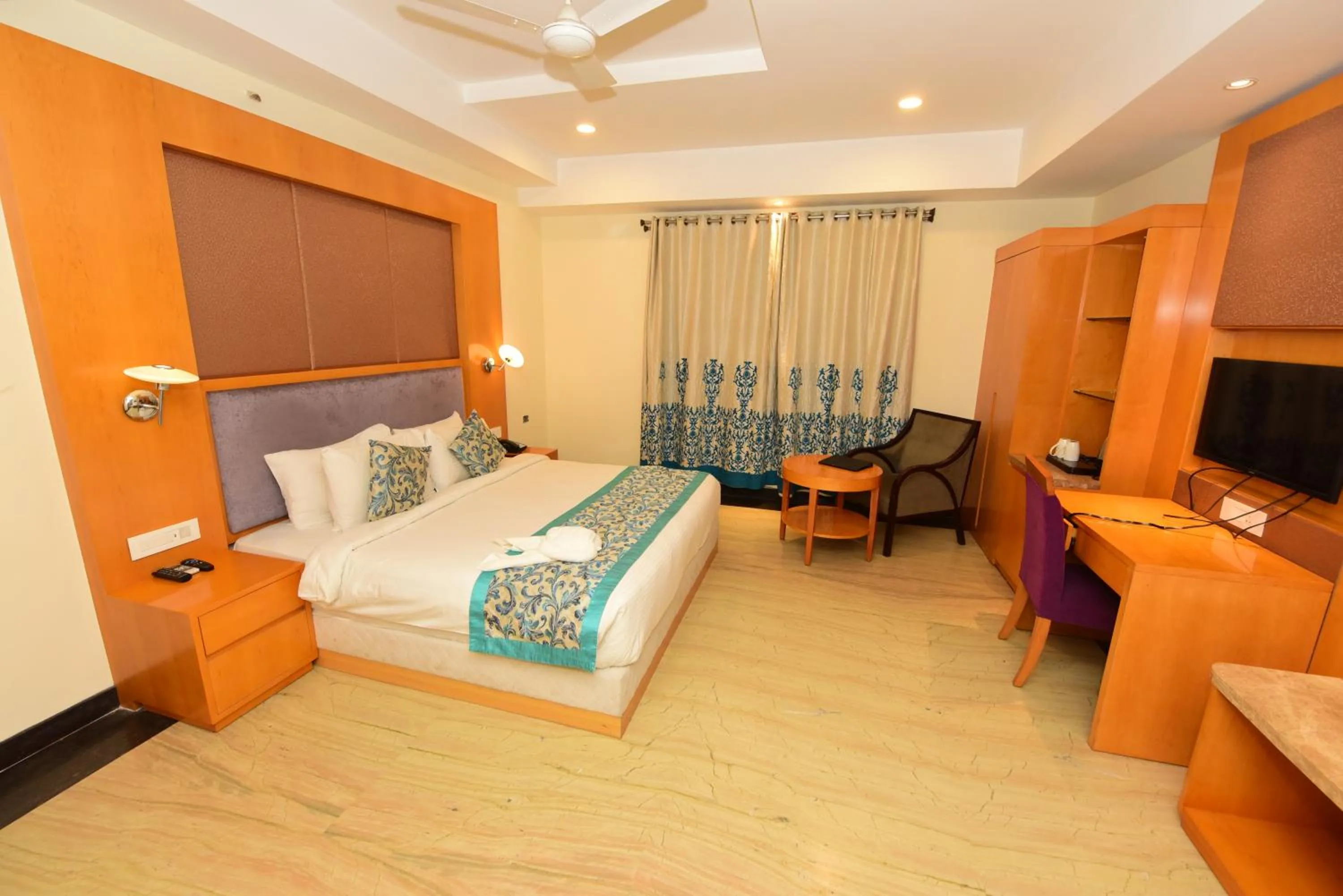 Photo of the whole room, Bed in Hotel Yois