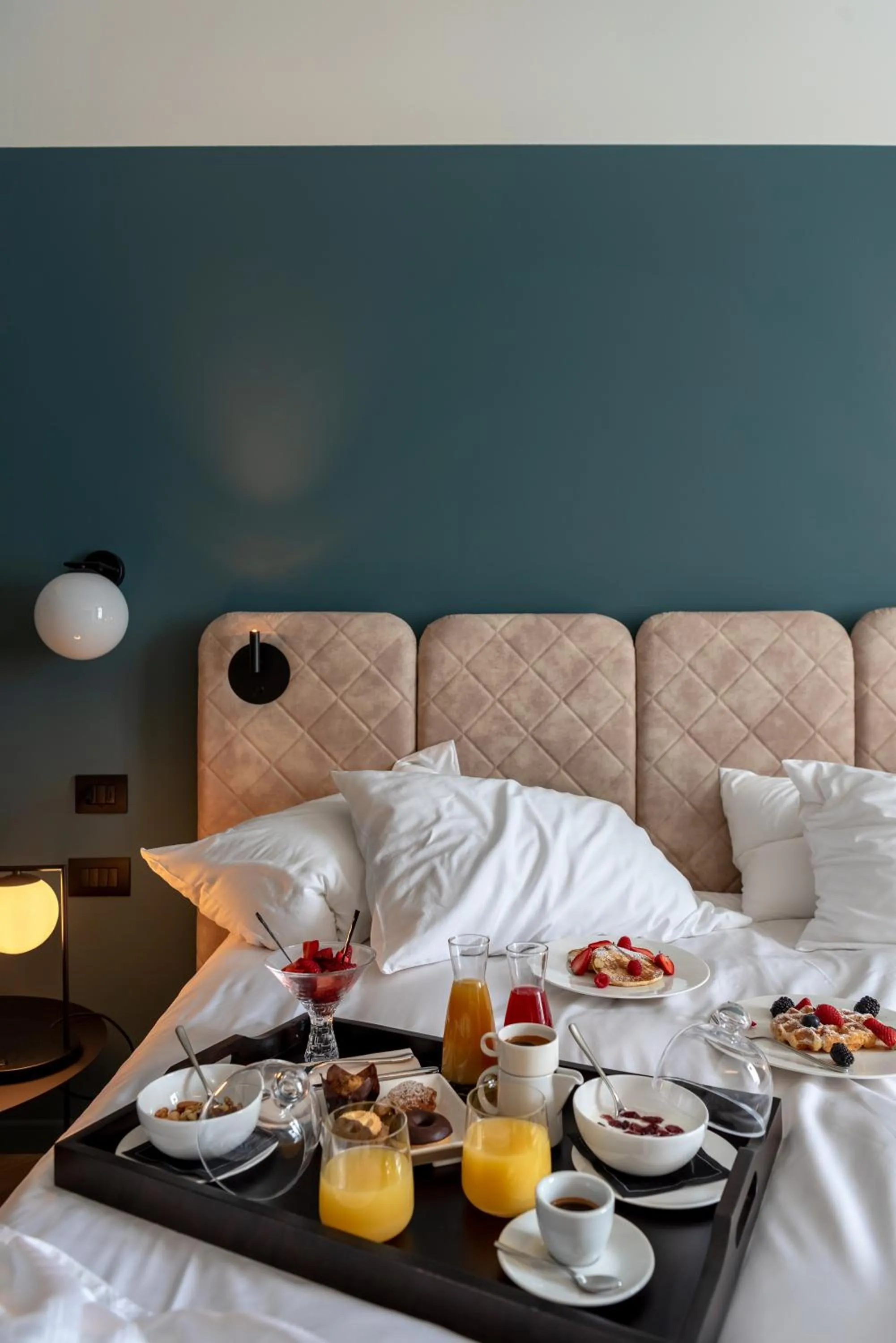 Coffee/tea facilities, Bed in Hotel Tocq