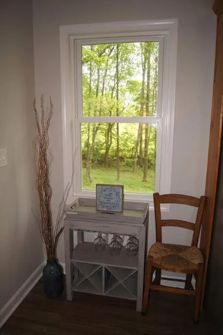 Less than 3 miles to Downtown with firepit