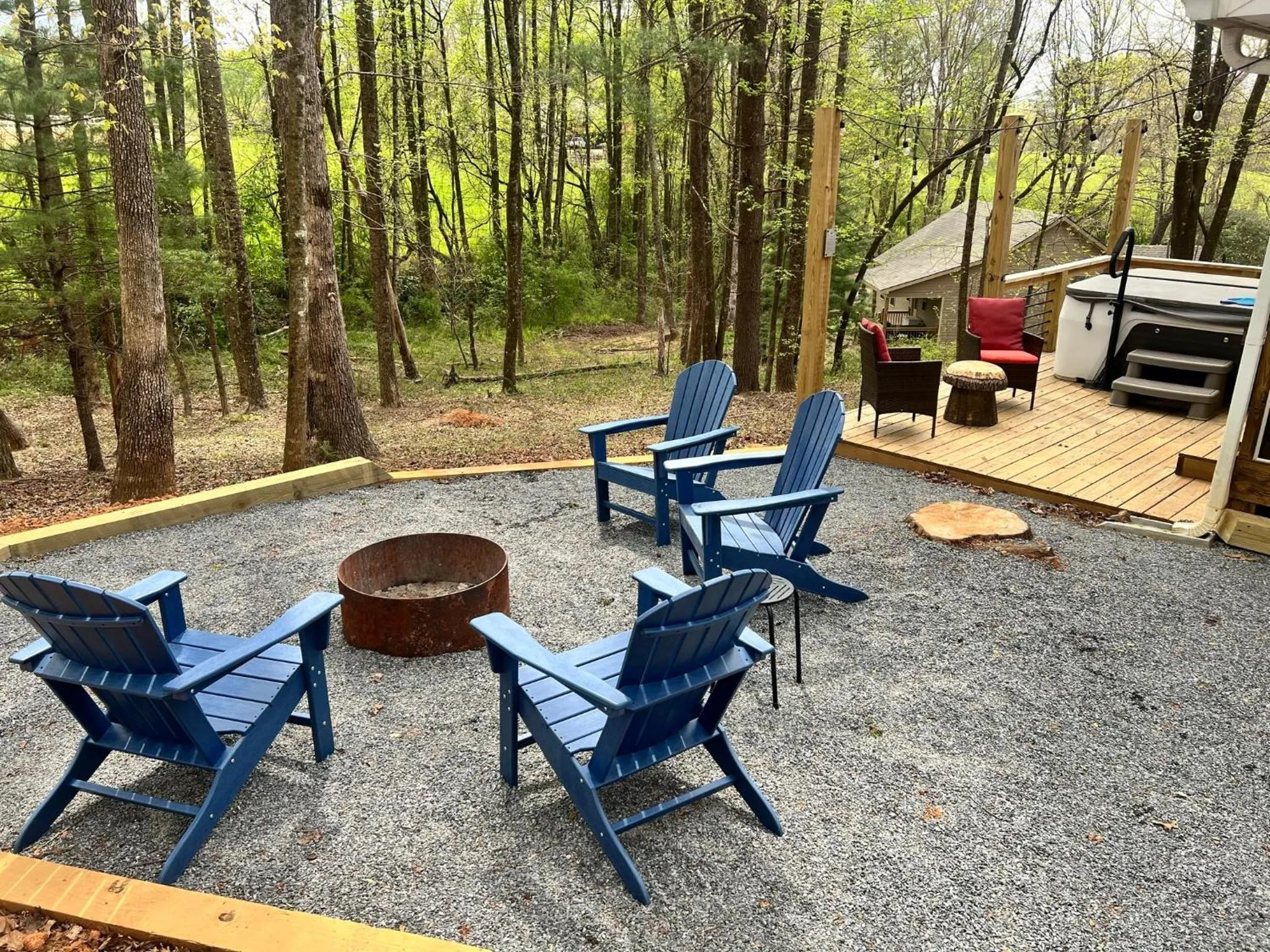 Less than 3 miles to Downtown with firepit