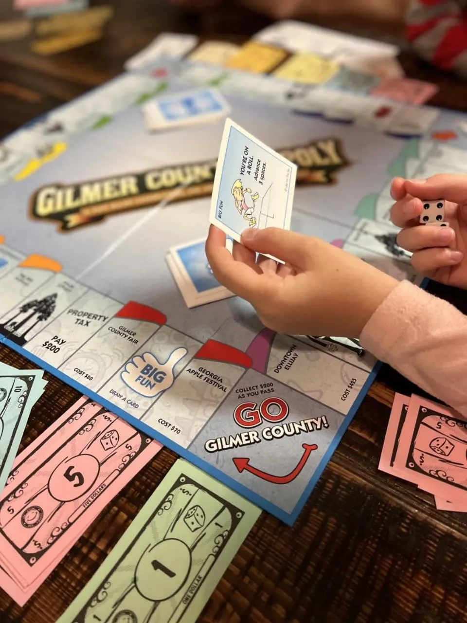 Less than 3 miles to Downtown with firepit