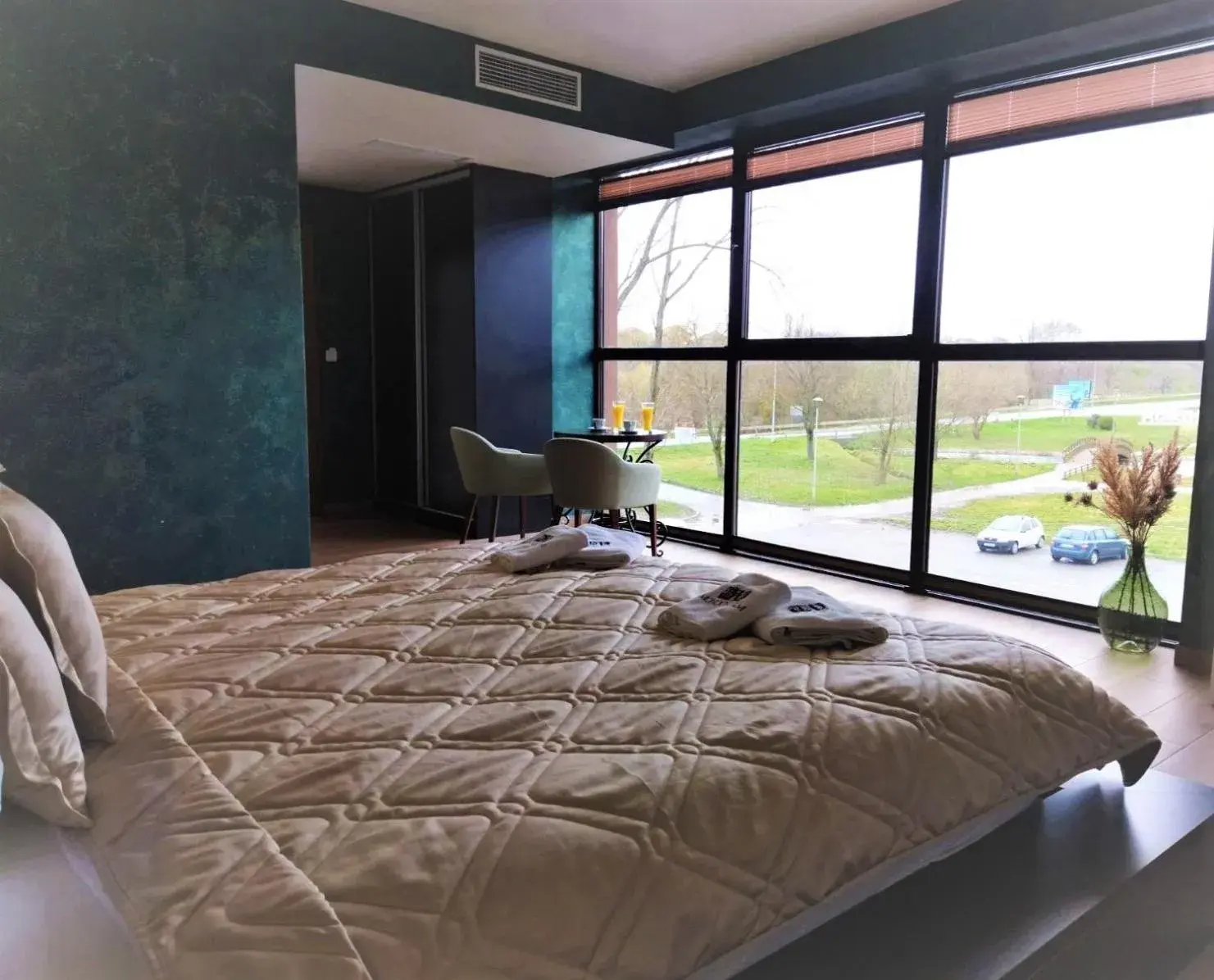 Double Room with Lake View - single occupancy in Monogramlux Double Room with Lake View - single occupancy in Monogramlux