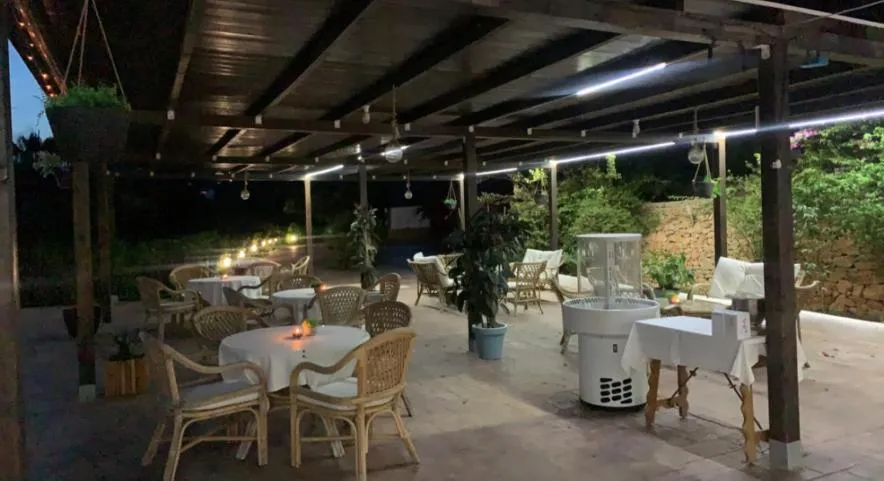Patio in Hotel Restaurant Baladrar
