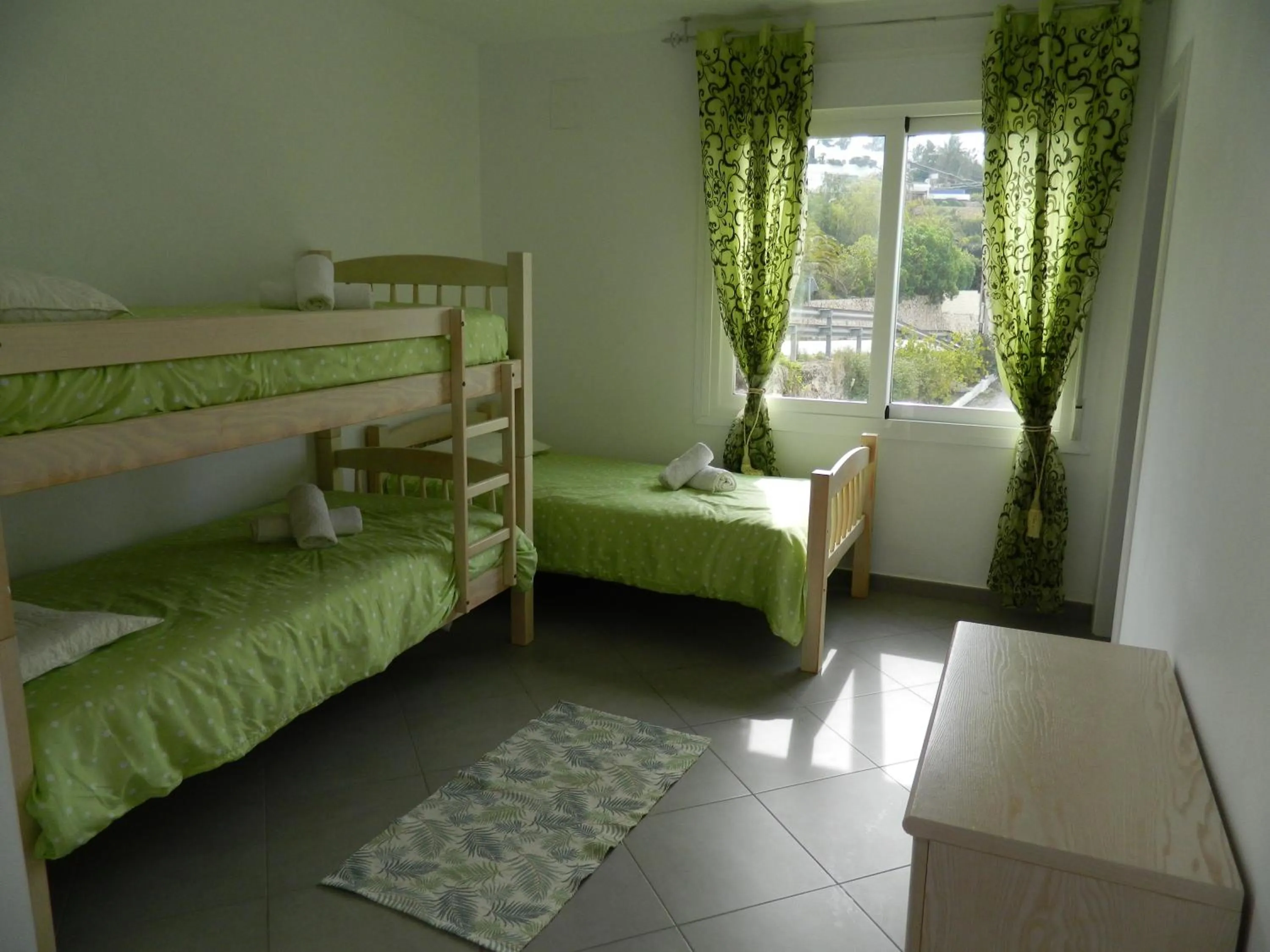 bunk bed, Bed in Hotel Restaurant Baladrar