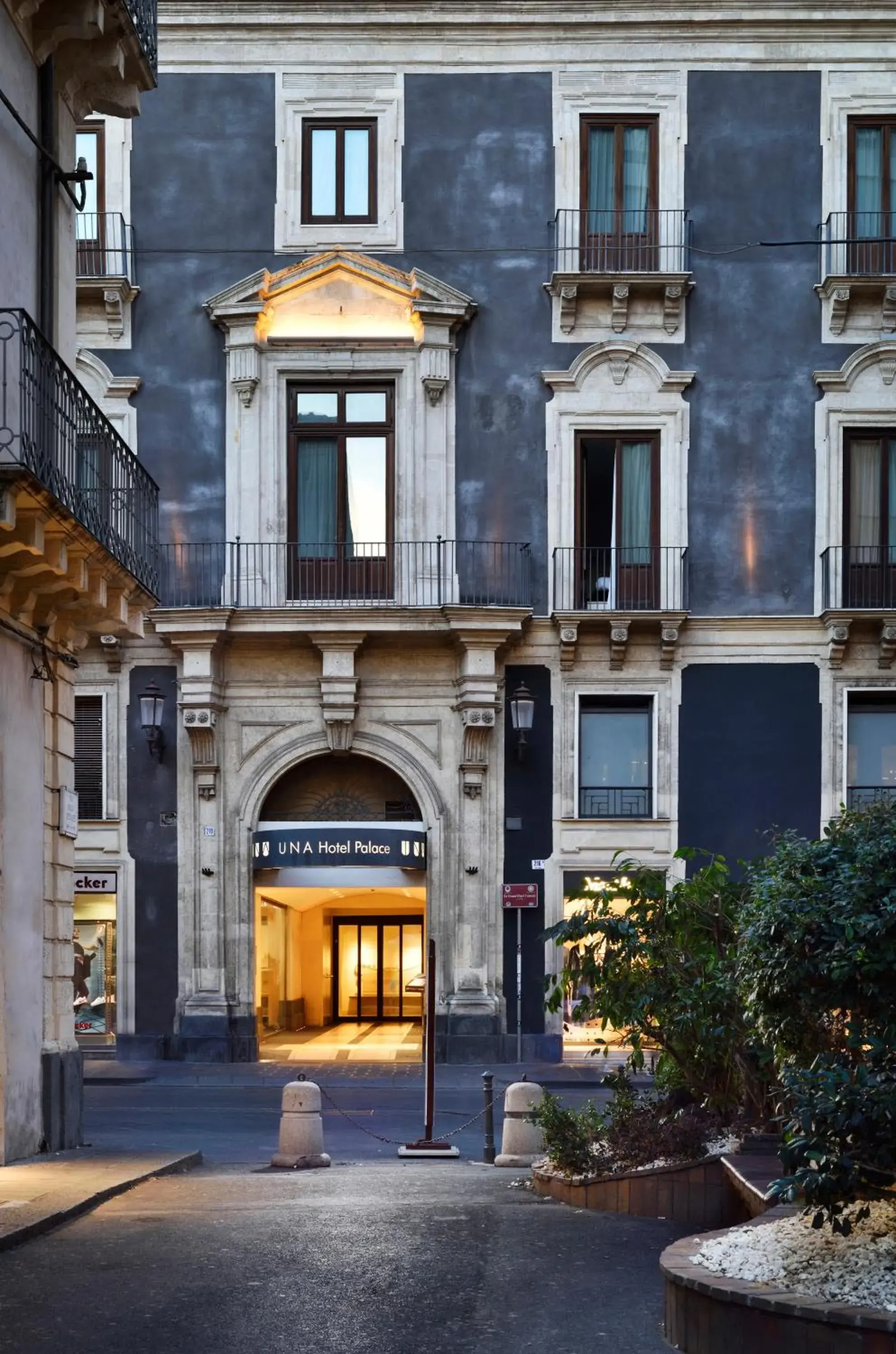 Facade/entrance in Palace Catania | UNA Esperienze Facade/entrance in Palace Catania | UNA Esperienze