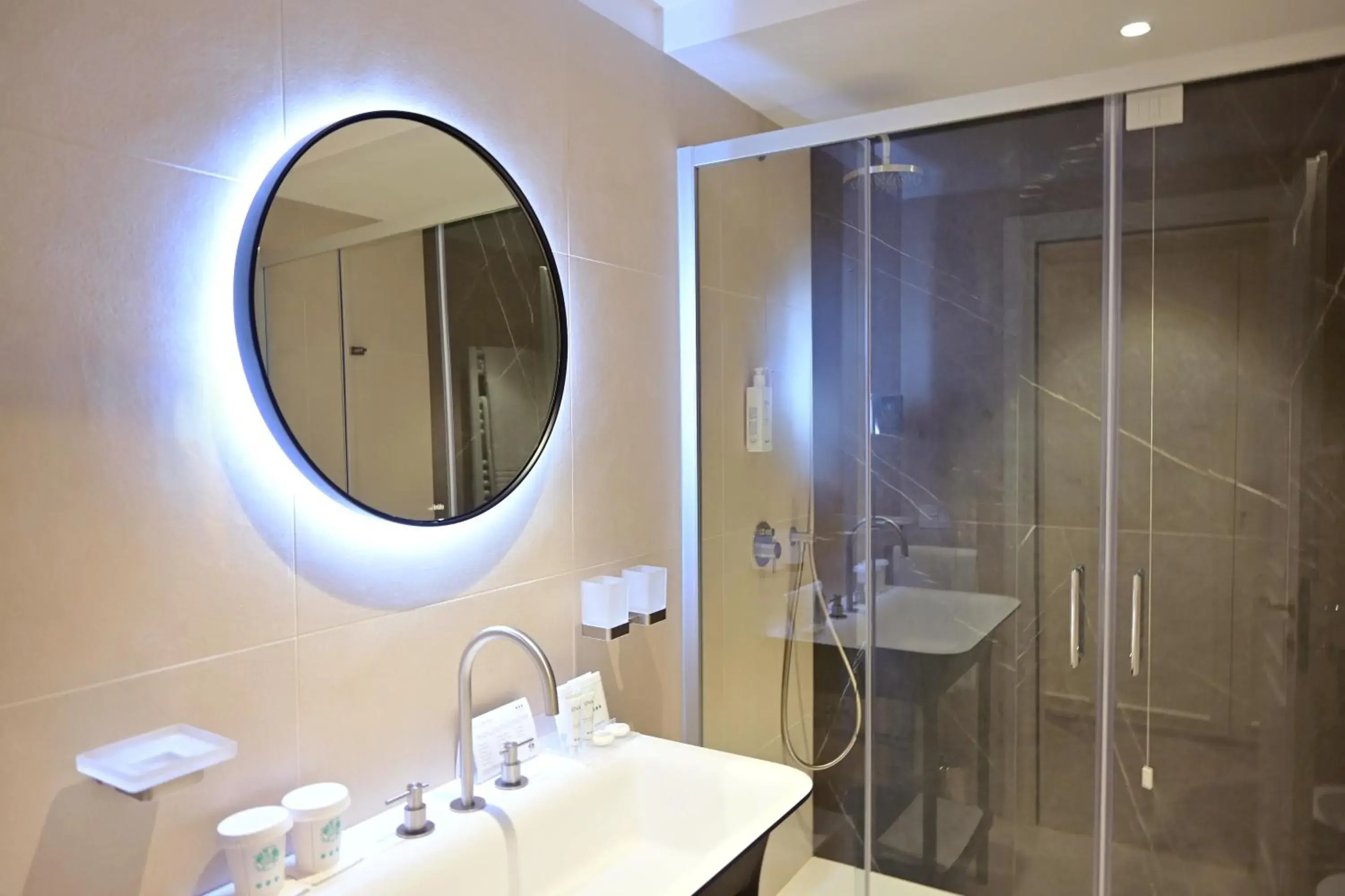 Bathroom in Palace Catania | UNA Esperienze Bathroom in Palace Catania | UNA Esperienze
