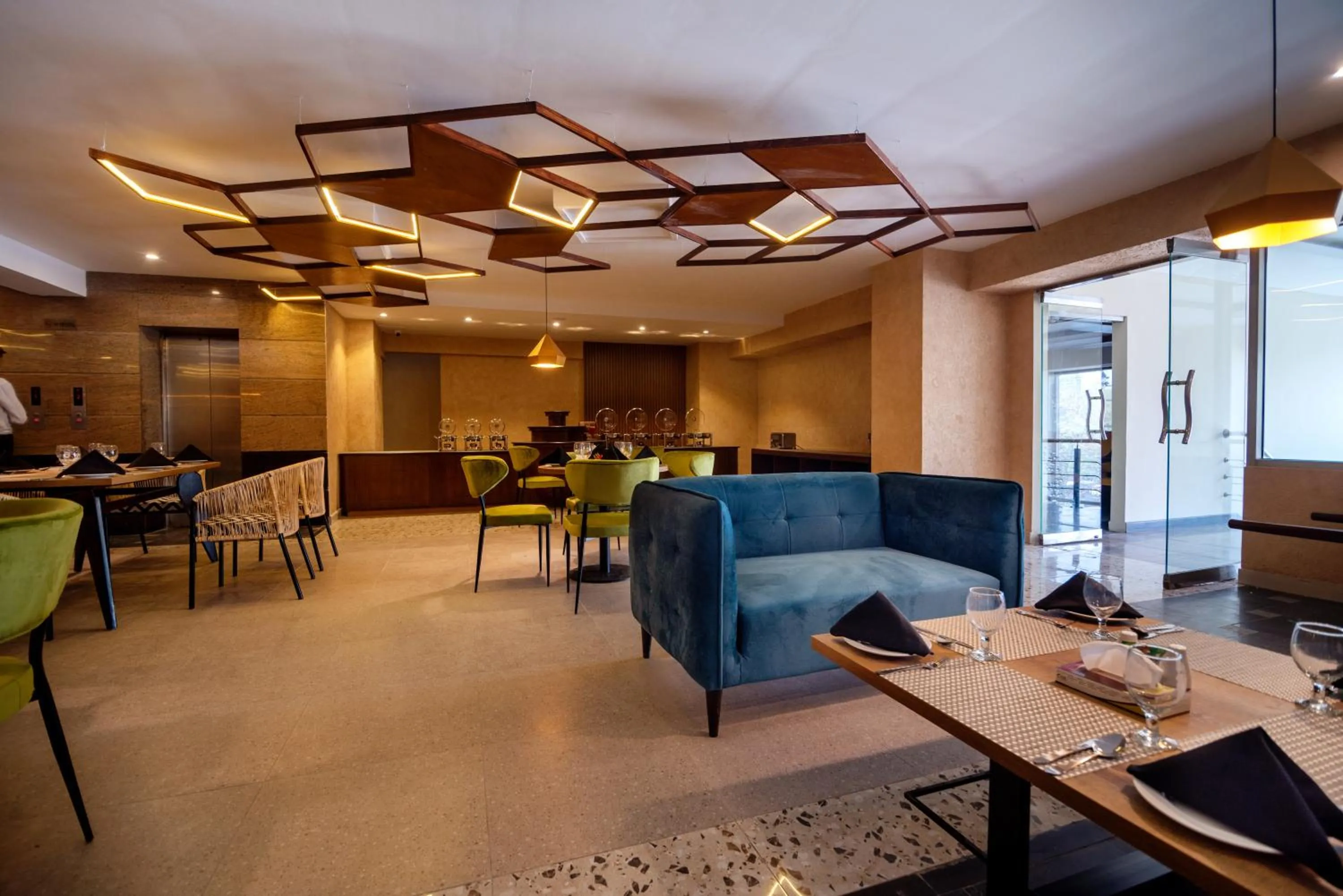 Restaurant/places to eat in Hotel One Tower Gulberg, Lahore