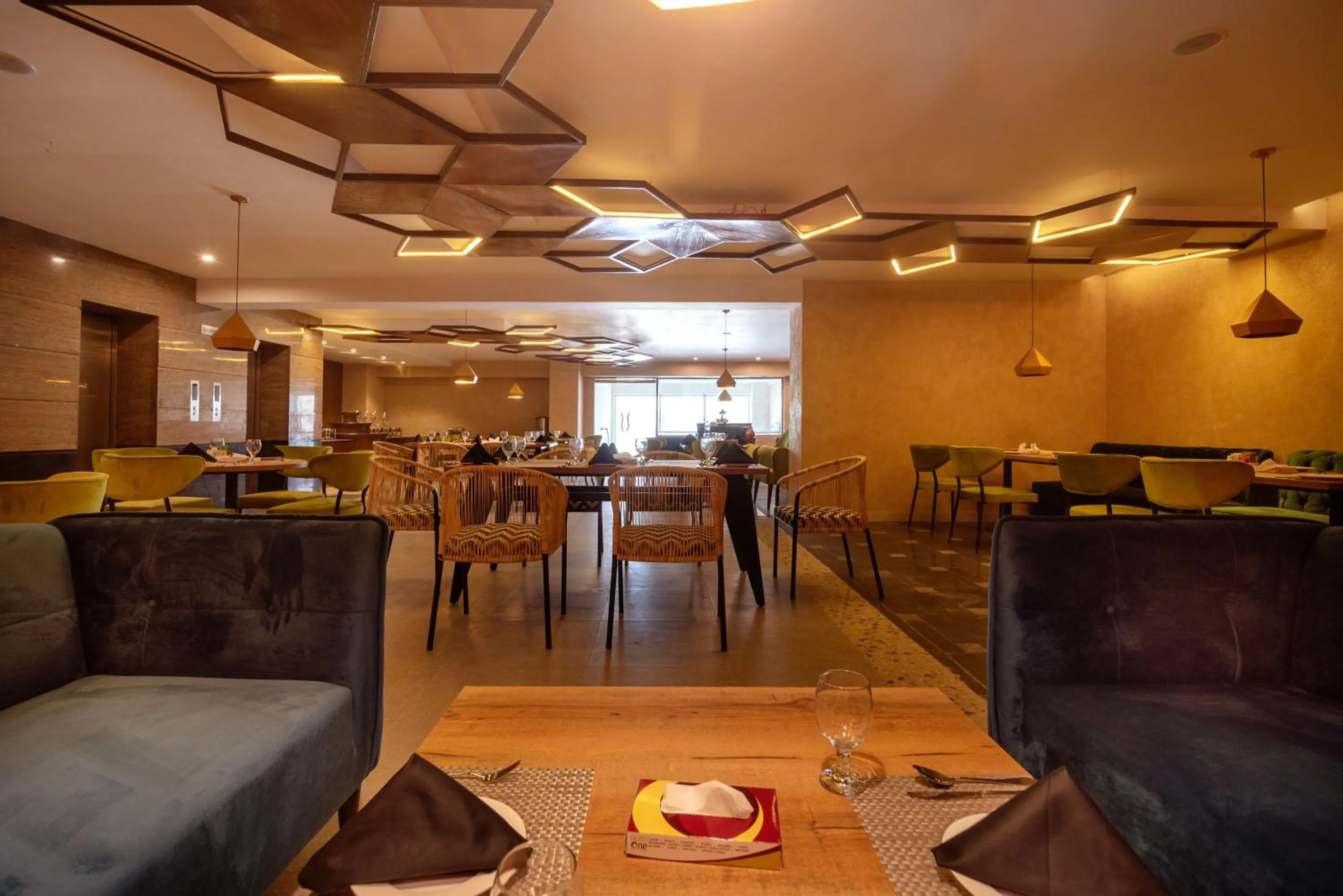 Restaurant/places to eat in Hotel One Tower Gulberg, Lahore