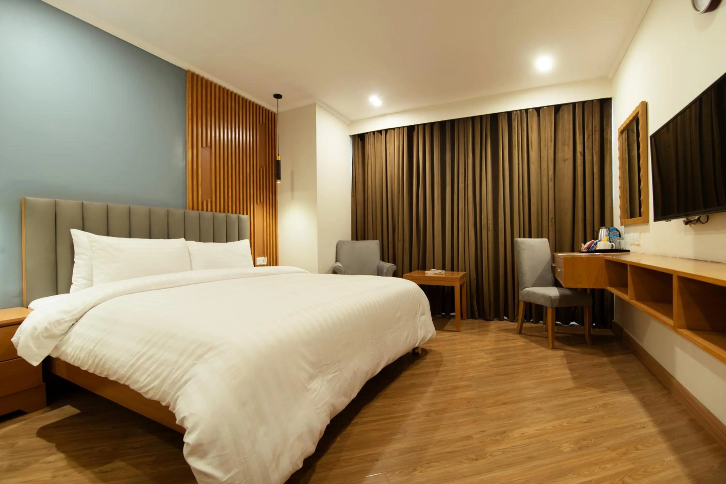 Photo of the whole room, Bed in Hotel One Tower Gulberg, Lahore