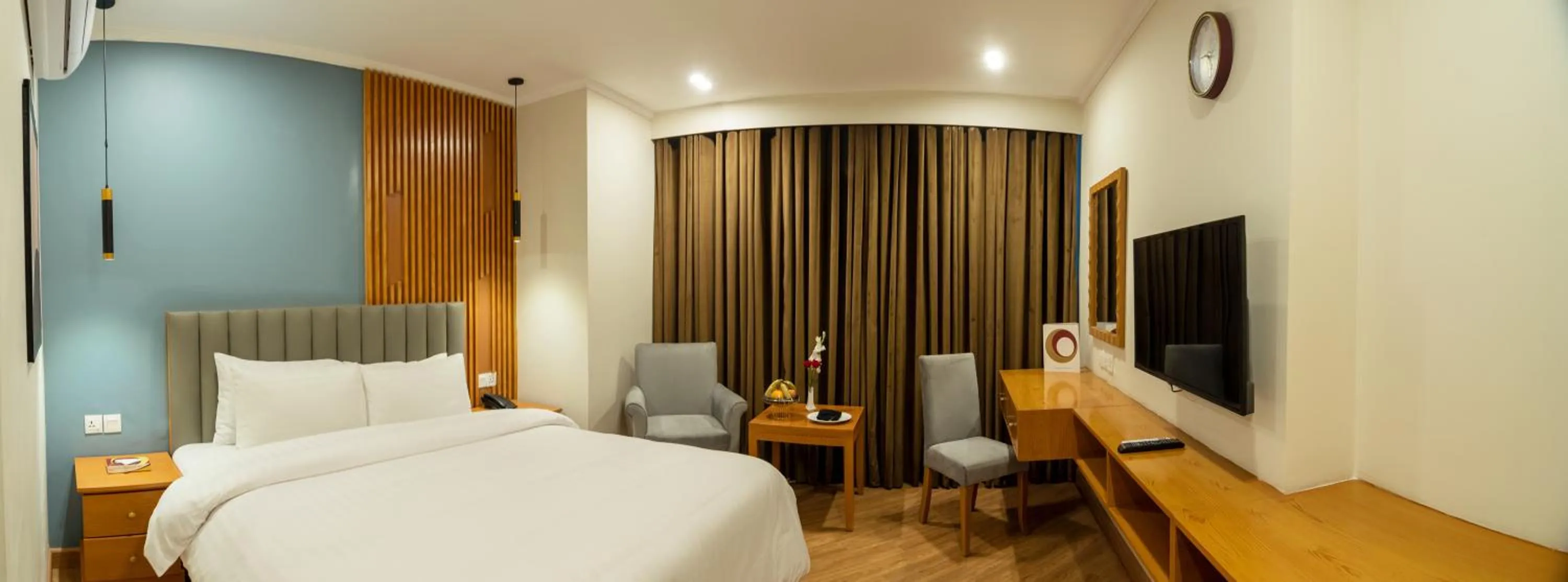 Photo of the whole room, Bed in Hotel One Tower Gulberg, Lahore