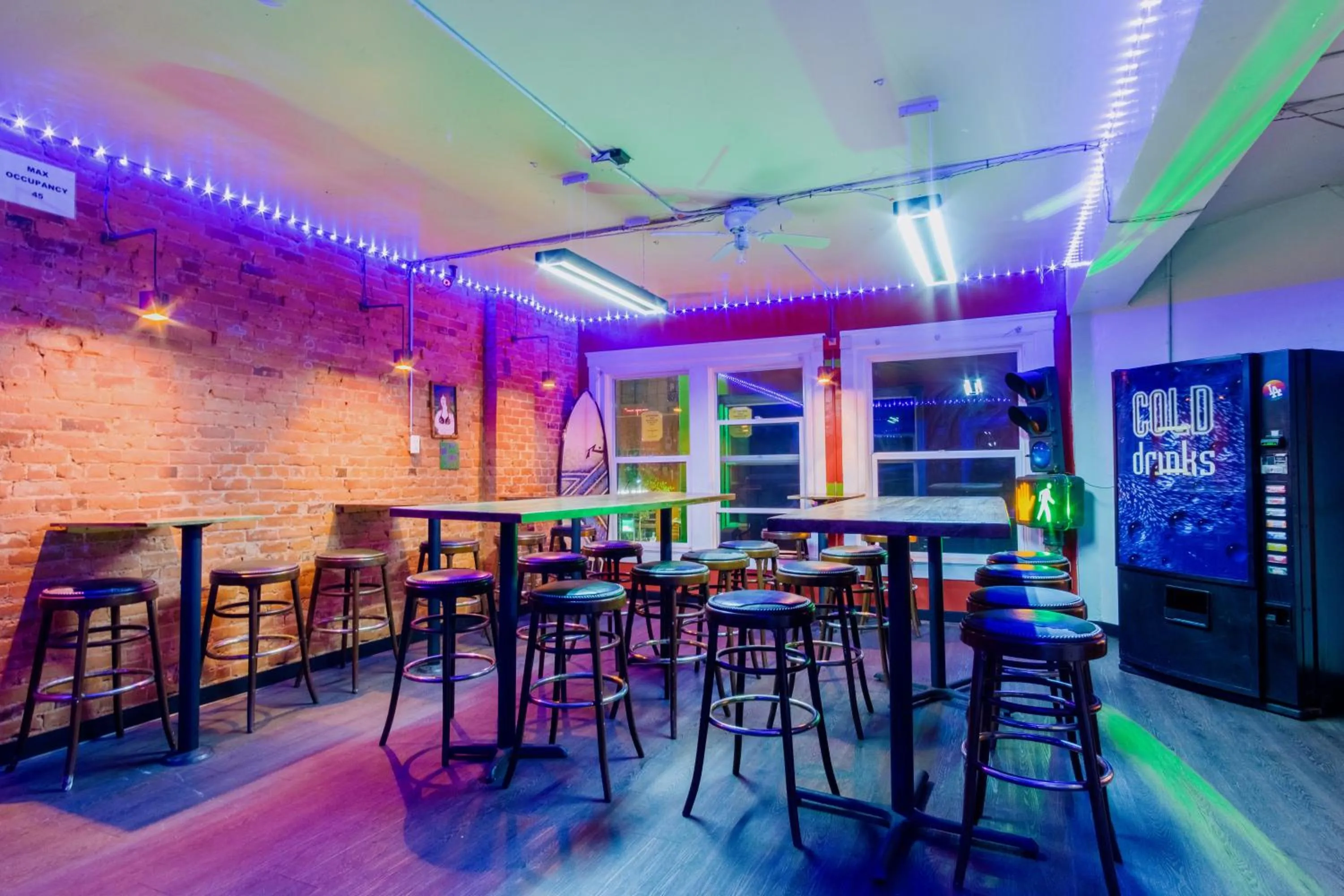 Lounge or bar in Lucky D's Youth and Traveler's Hostel