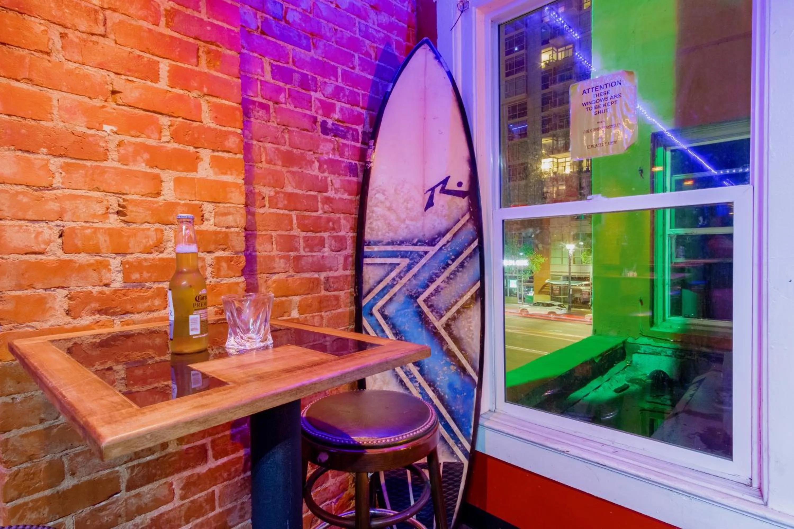 Lounge or bar in Lucky D's Youth and Traveler's Hostel