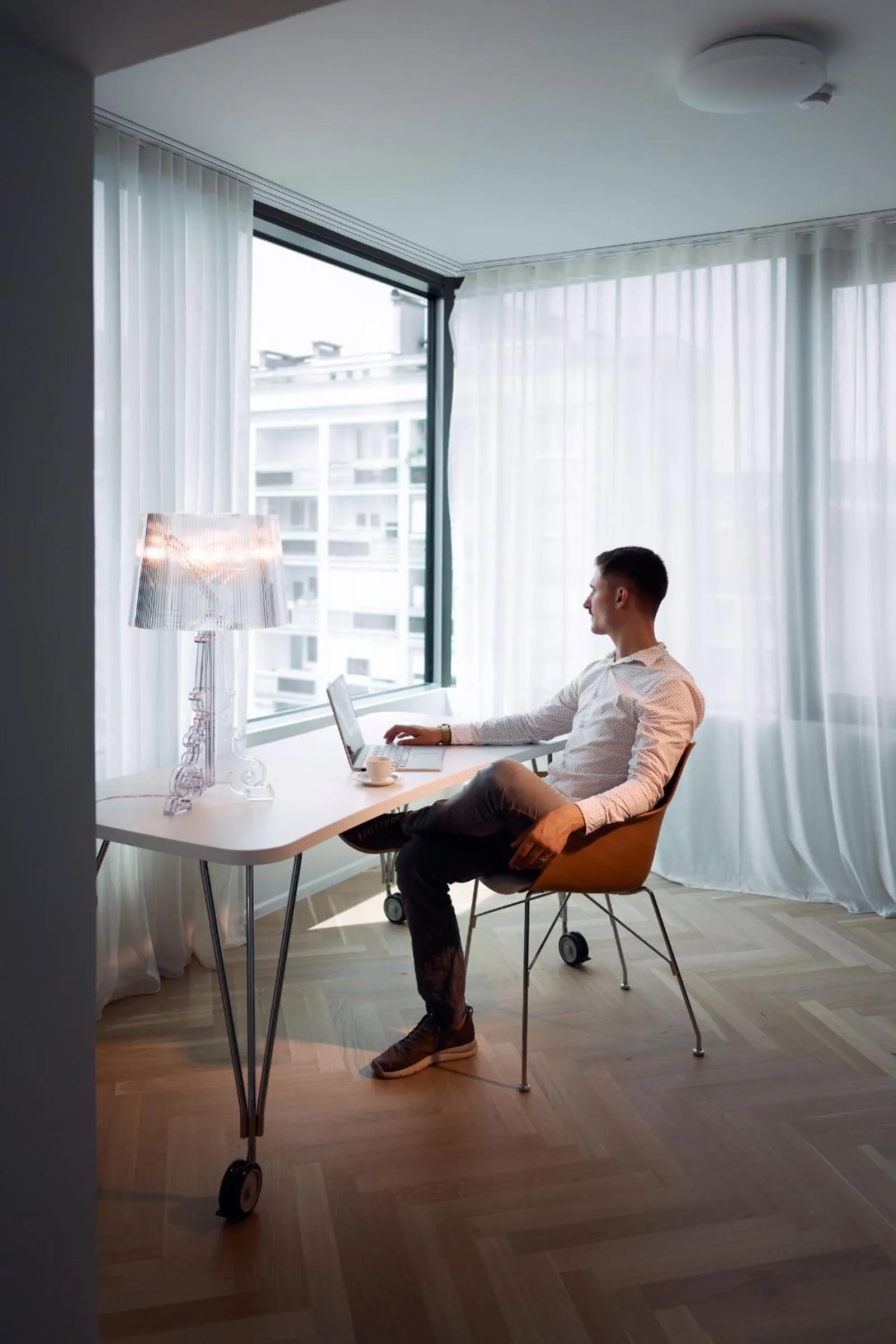 People in NEU RESIDENCES smart stay