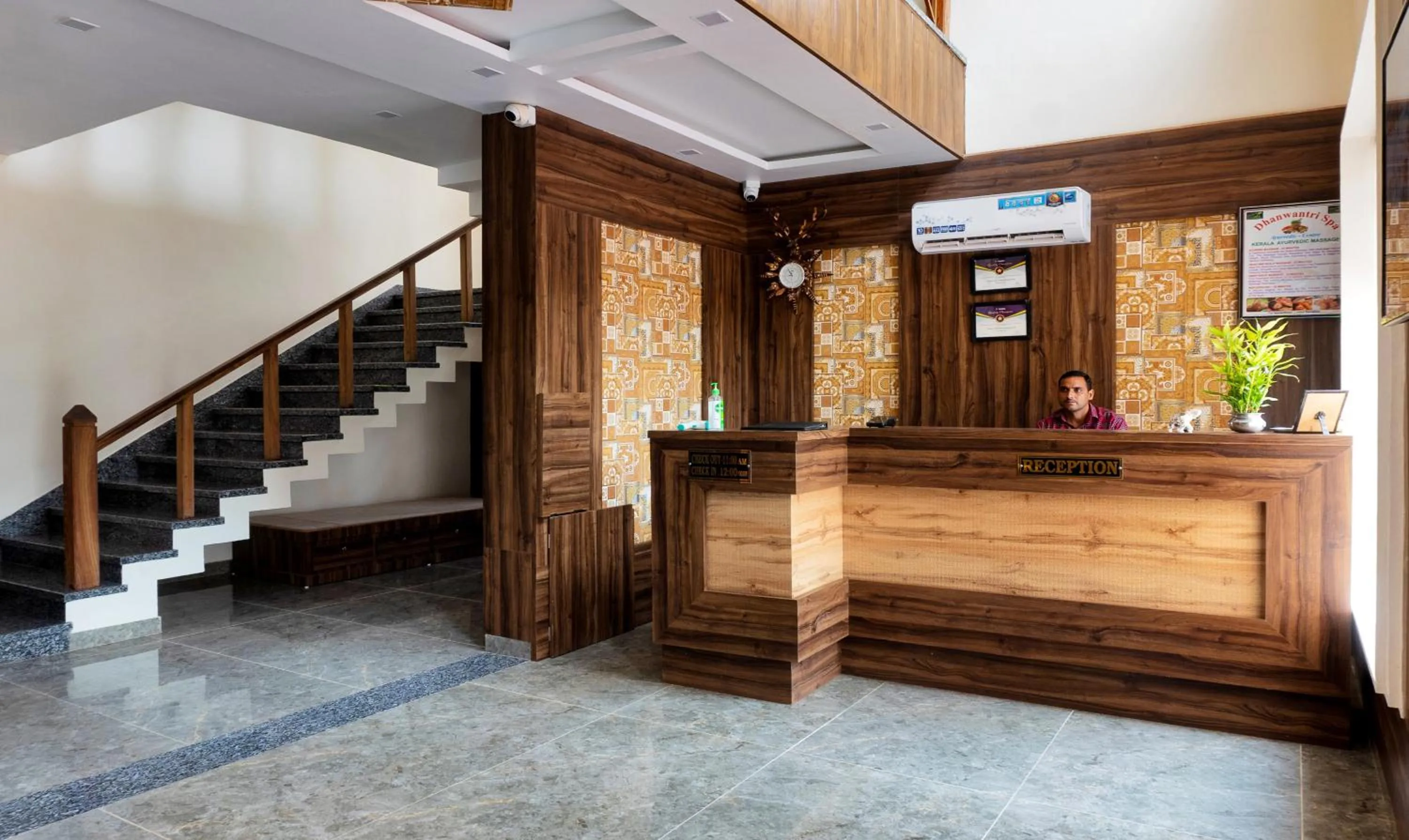 Lobby or reception in Treebo Premium Royal Amar With Mountain View and Swimming Pool
