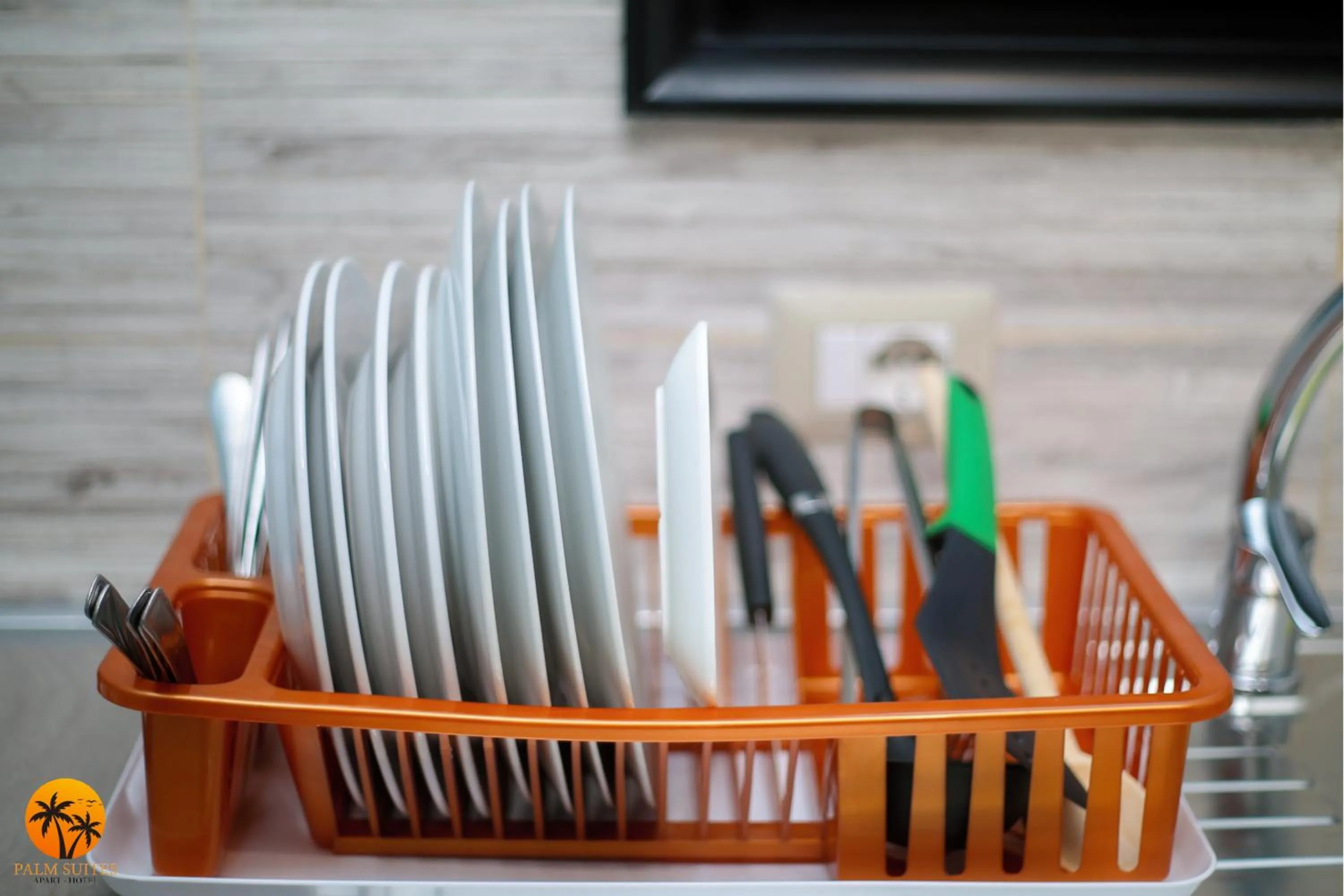 Restaurant/places to eat in Palm Suites Apartment-Suite