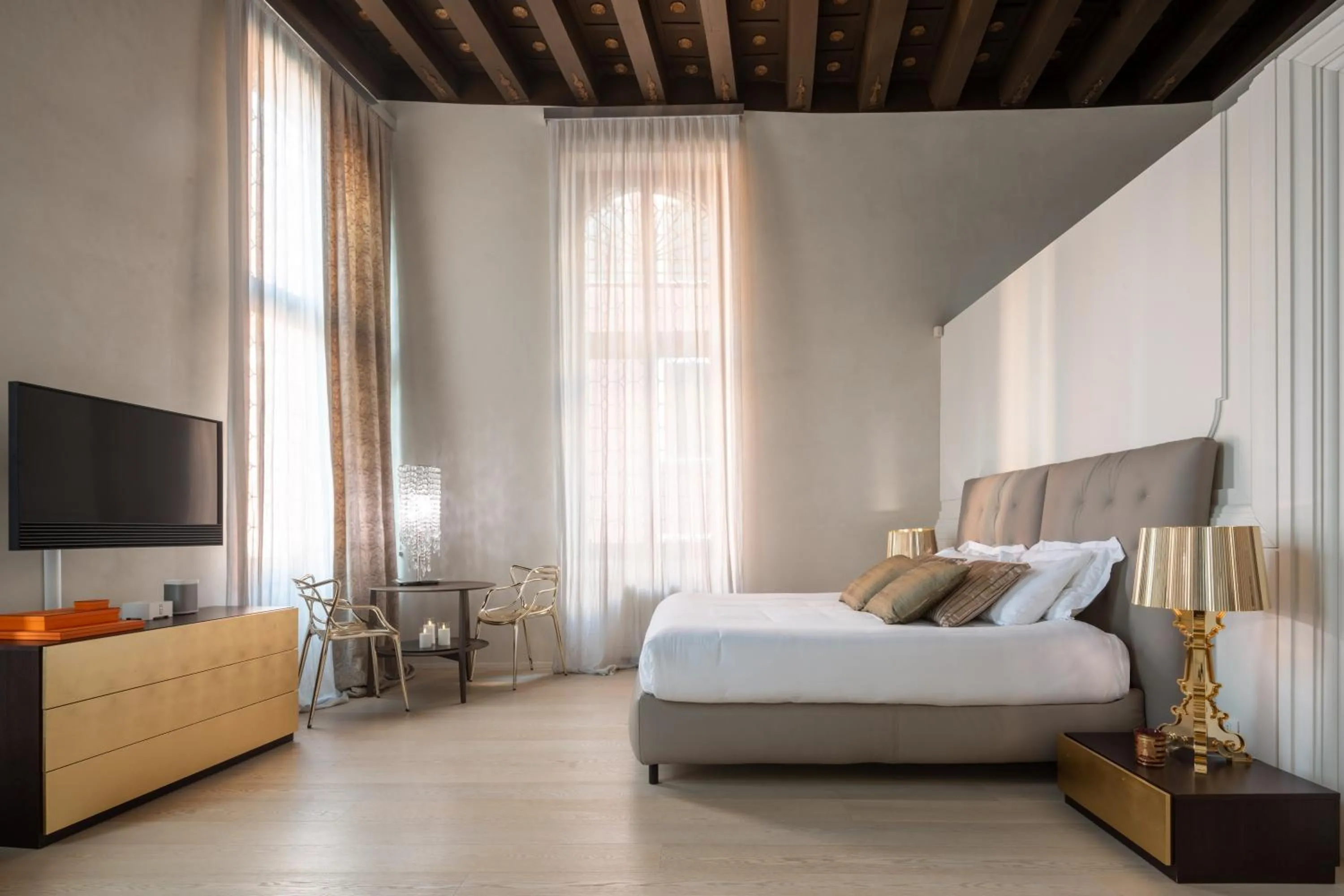 Palazzo Soranzo Noble Floor R&R