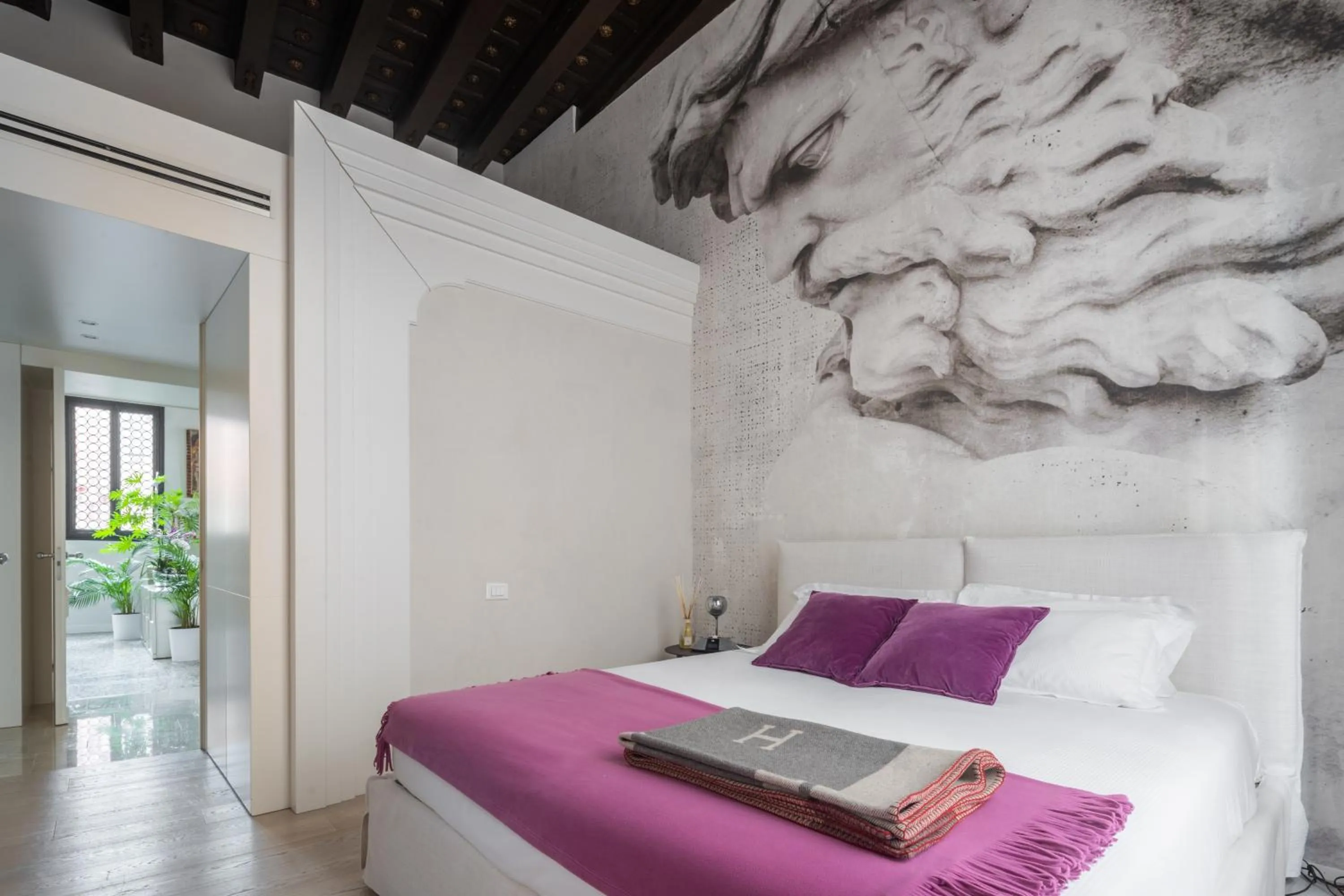 Palazzo Soranzo Noble Floor R&R