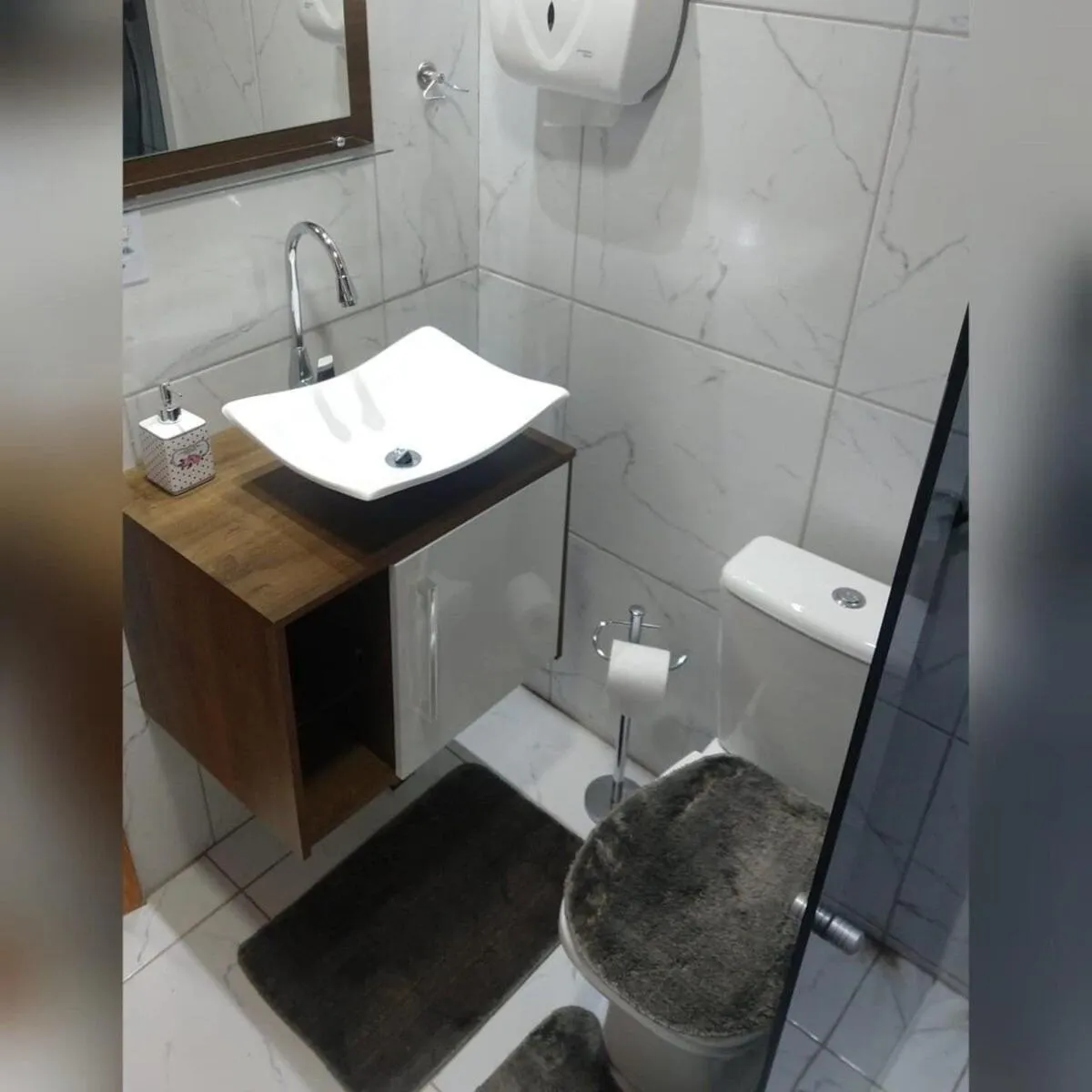 Toilet in RECANTO DO SINALEIRO GRAMADO