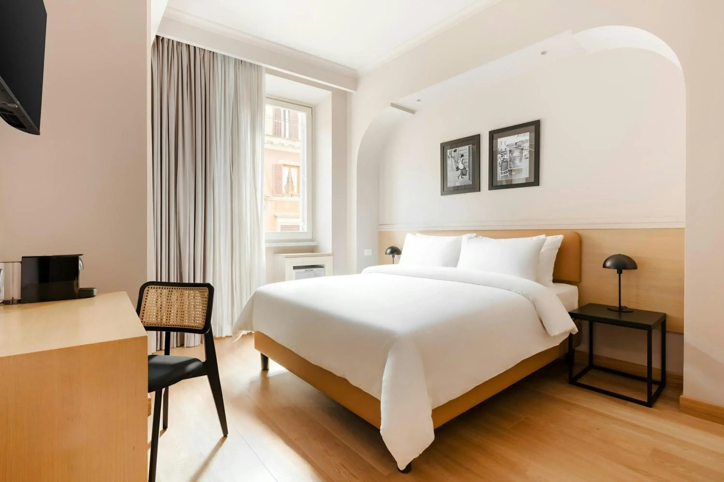 Deluxe Double Room in The Couper Piazza di Spagna Deluxe Double Room in The Couper Piazza di Spagna
