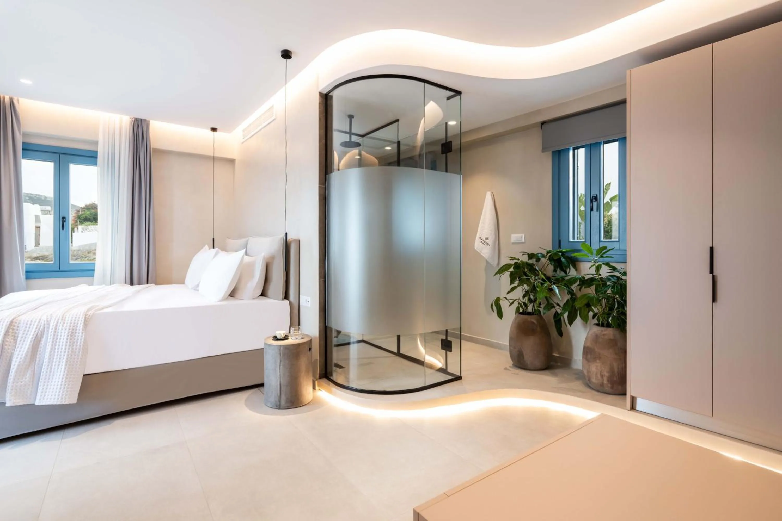 Photo of the whole room, Bed in Aura Suites Paros