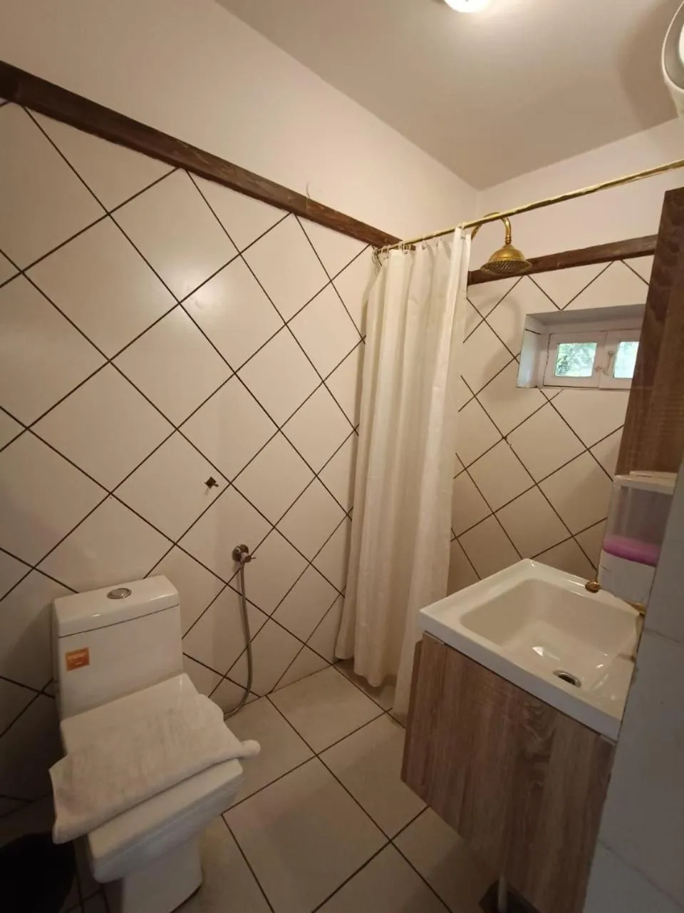 Shower in Chirmi palace