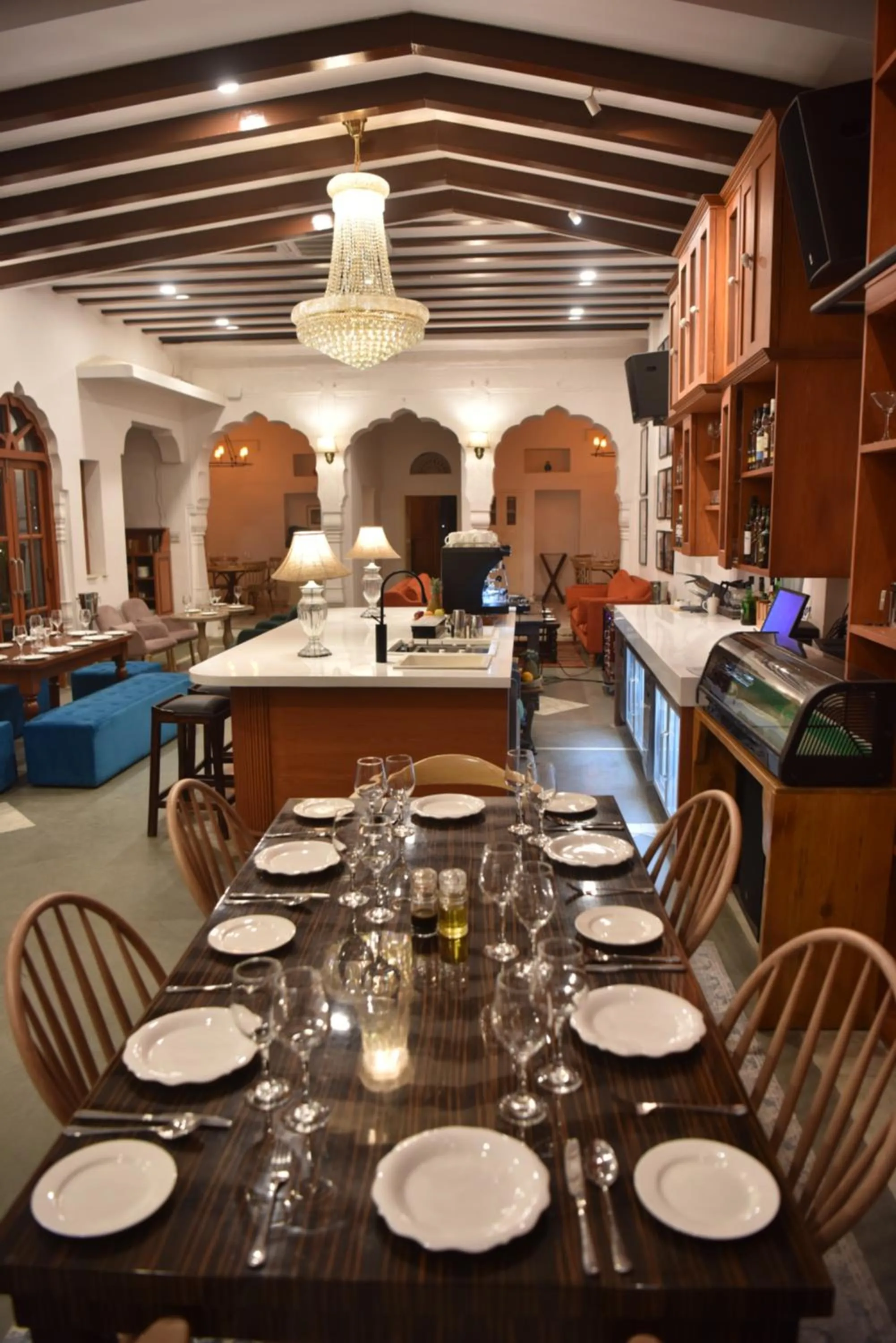 Lounge or bar in Chirmi palace