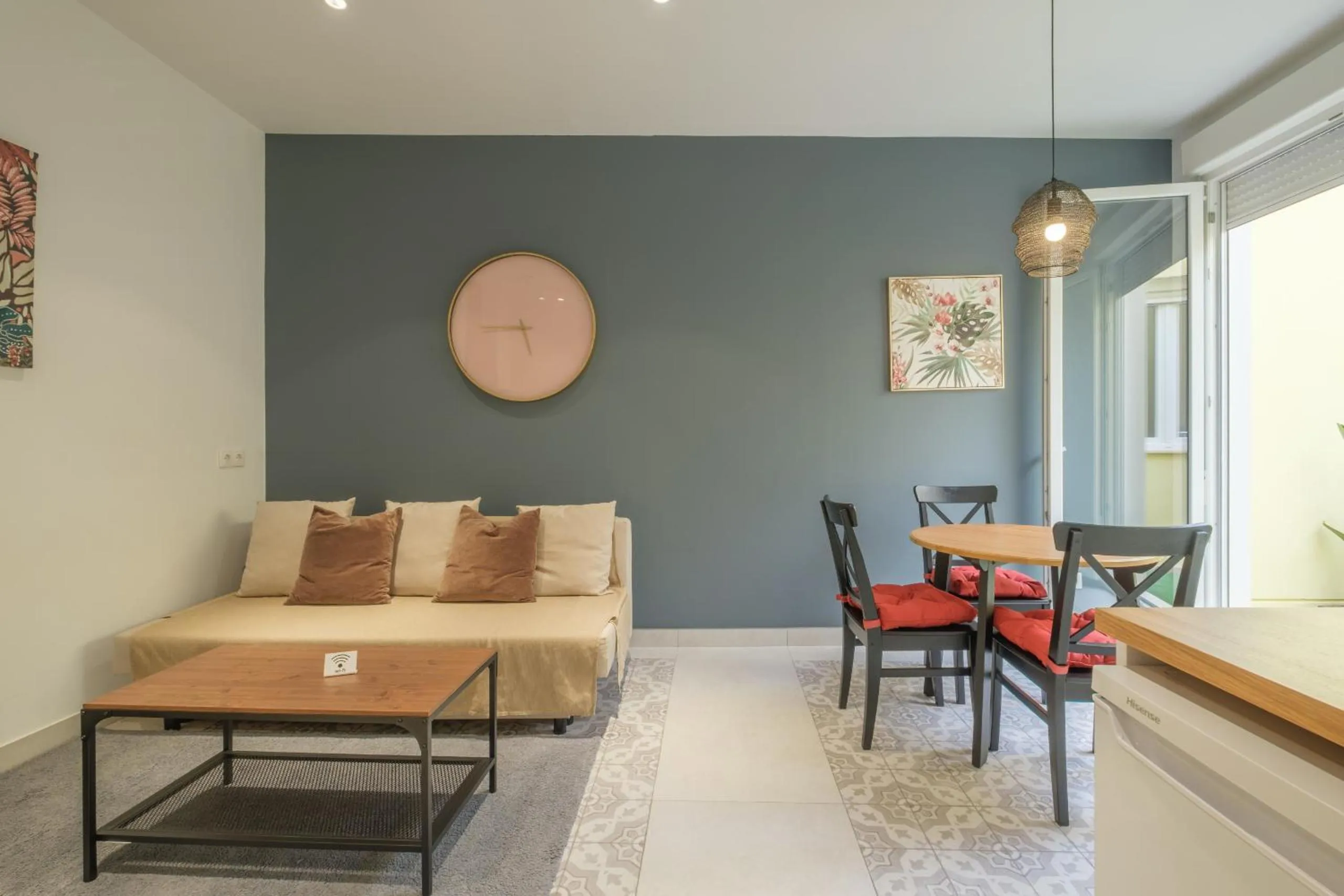 Chic & Comfortable Apartment, Private Terrace