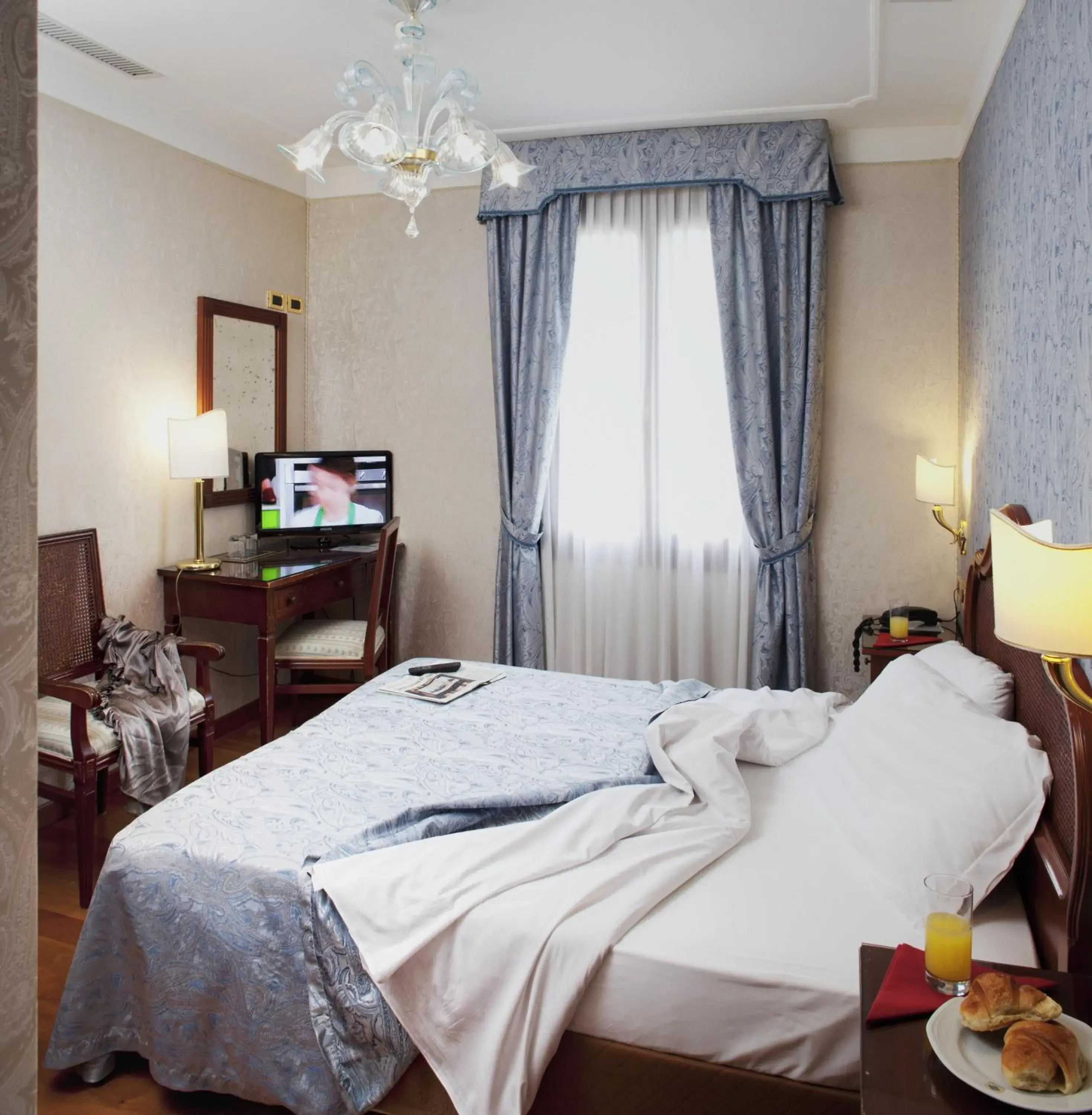 Classic Double Room in Hotel Ca' D'Oro - WENICE Deep Culture Classic Double Room in Hotel Ca' D'Oro - WENICE Deep Culture