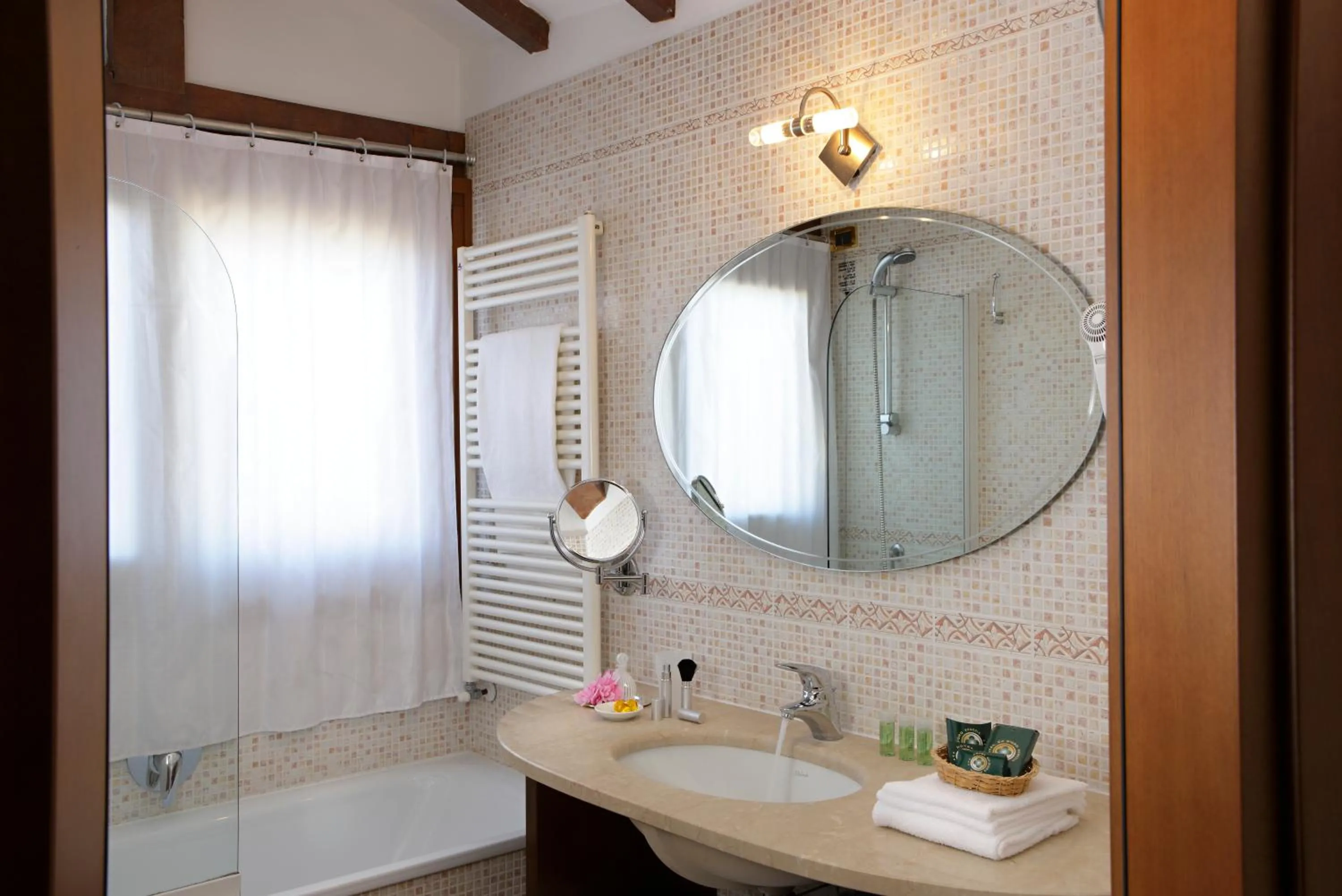 Bathroom in Hotel Ca' D'Oro - WENICE Deep Culture