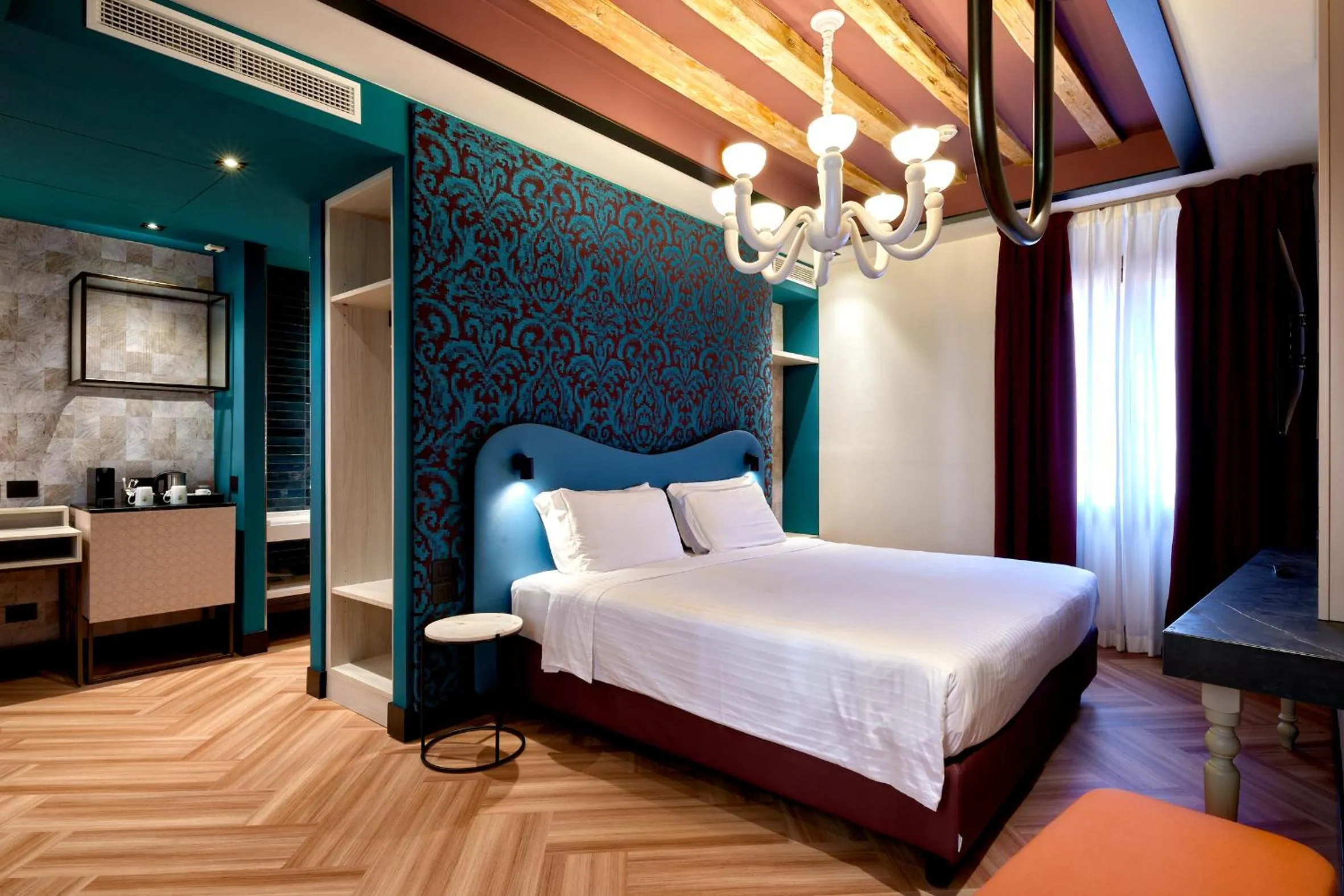 Bed in Hotel Ca' D'Oro - WENICE Deep Culture