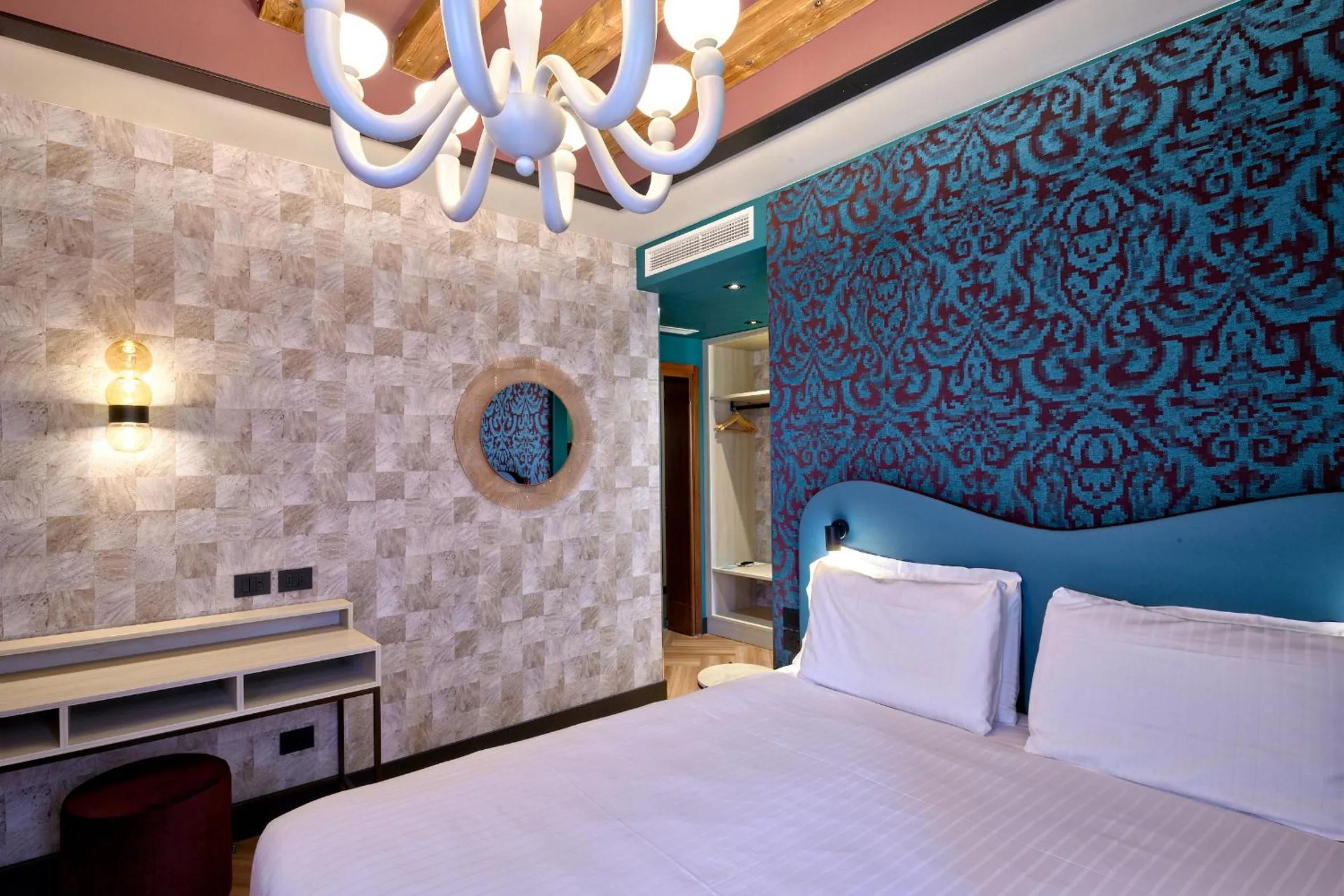 Bed in Hotel Ca' D'Oro - WENICE Deep Culture