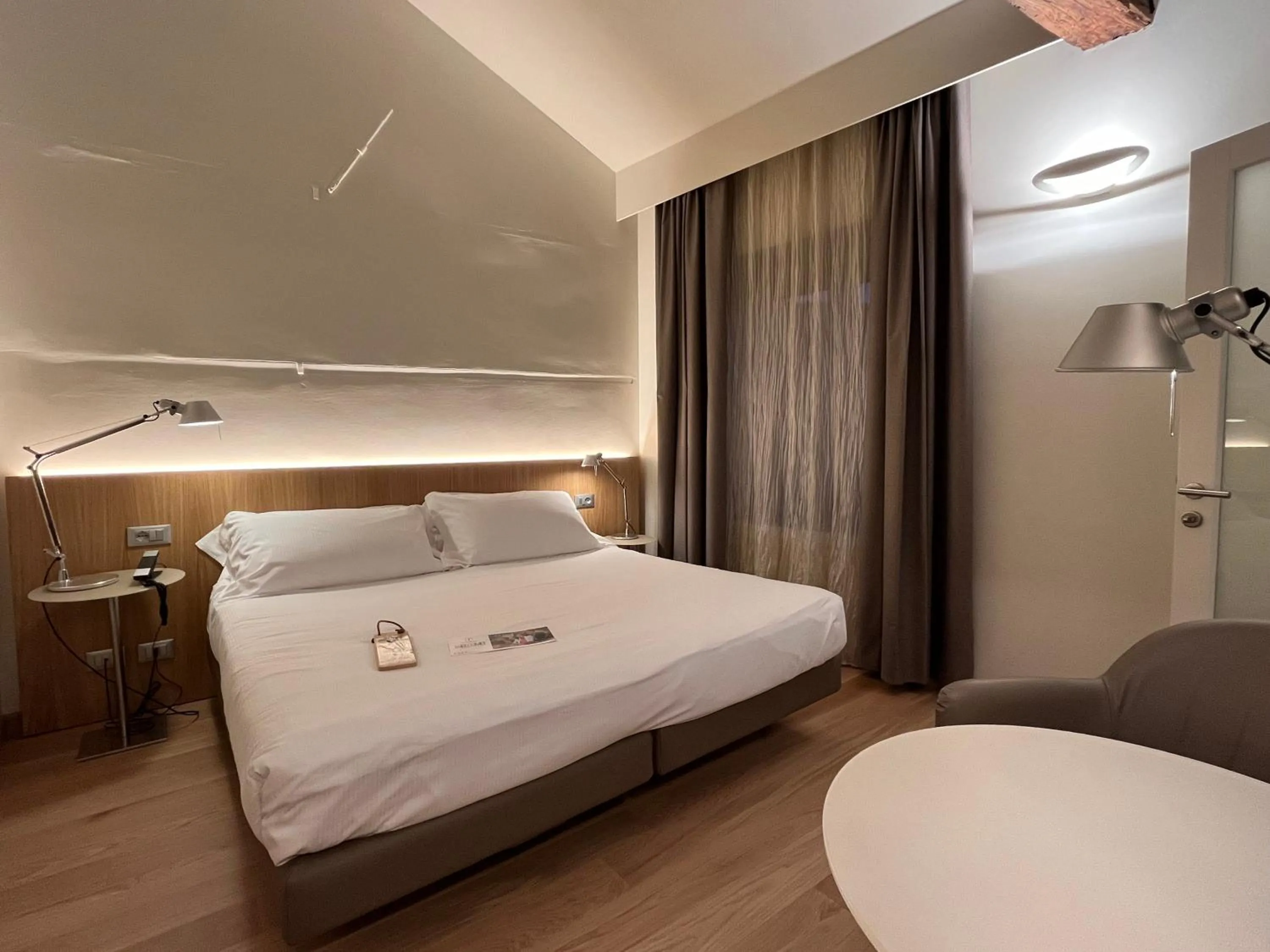 Bedroom, Bed in Hotel Annunziata