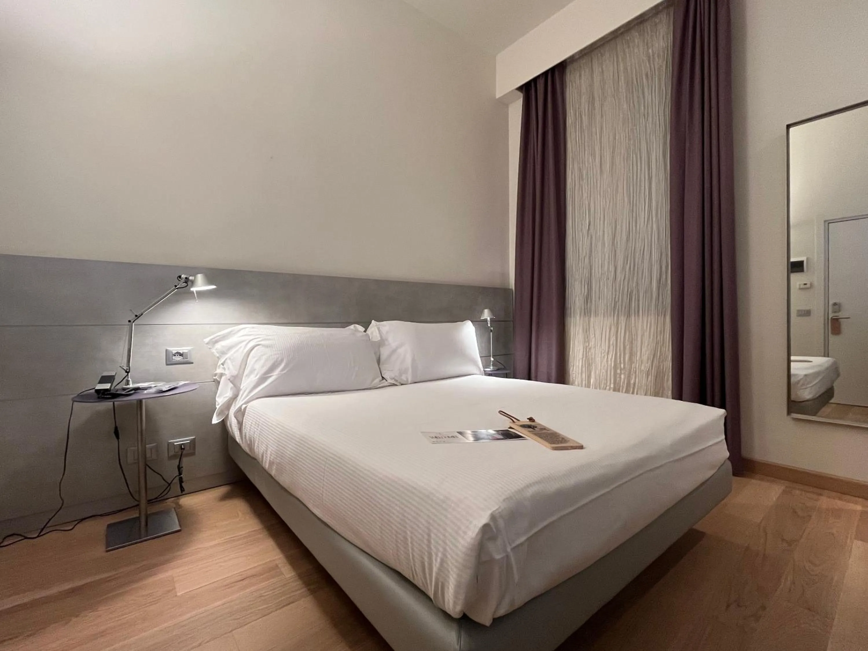 Bedroom, Bed in Hotel Annunziata