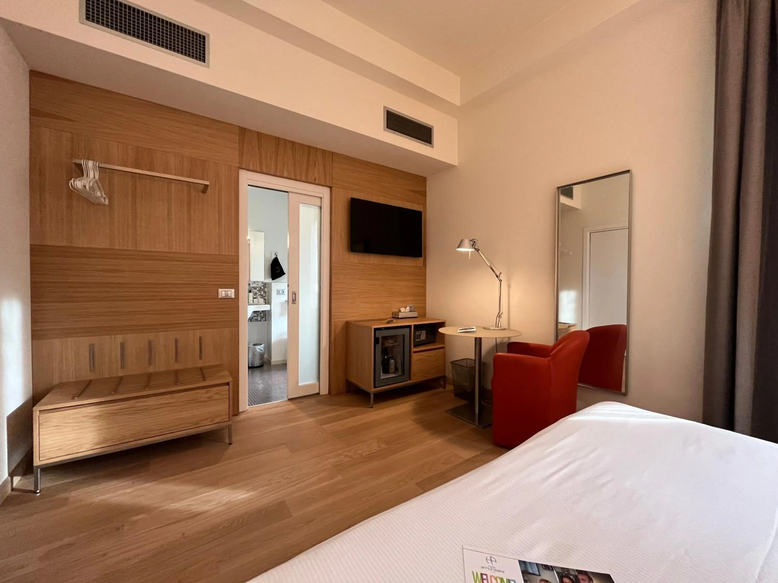 TV and multimedia, Bed in Hotel Annunziata