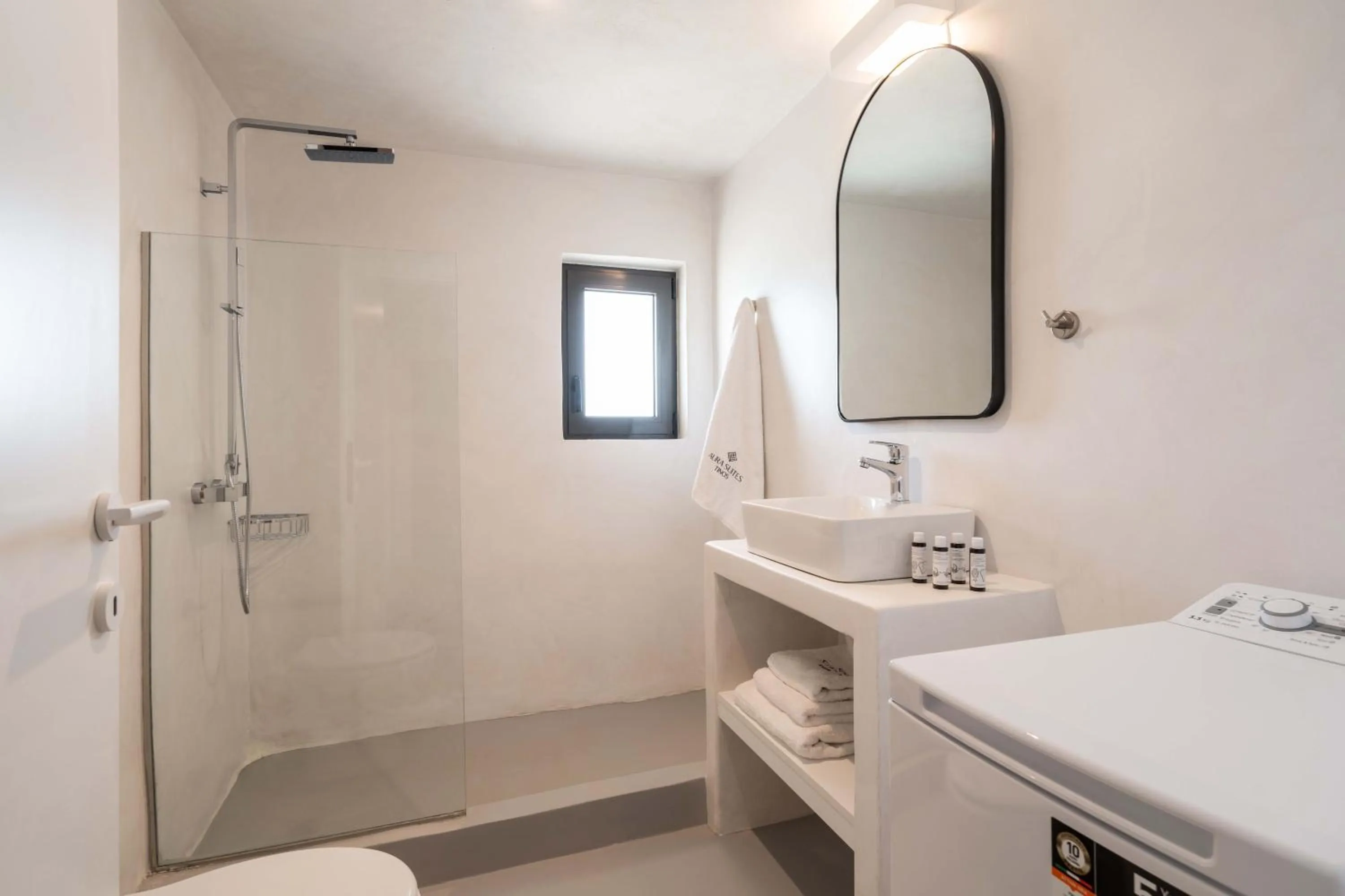 Toilet in Aura Villas Tinos