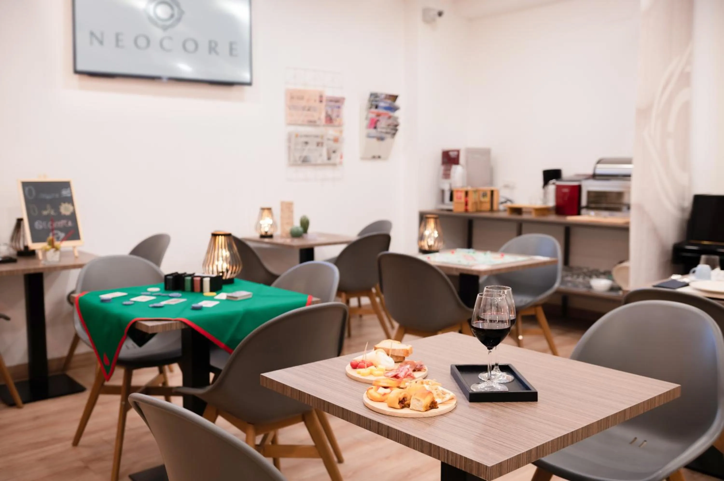 Food and drinks in Neocore