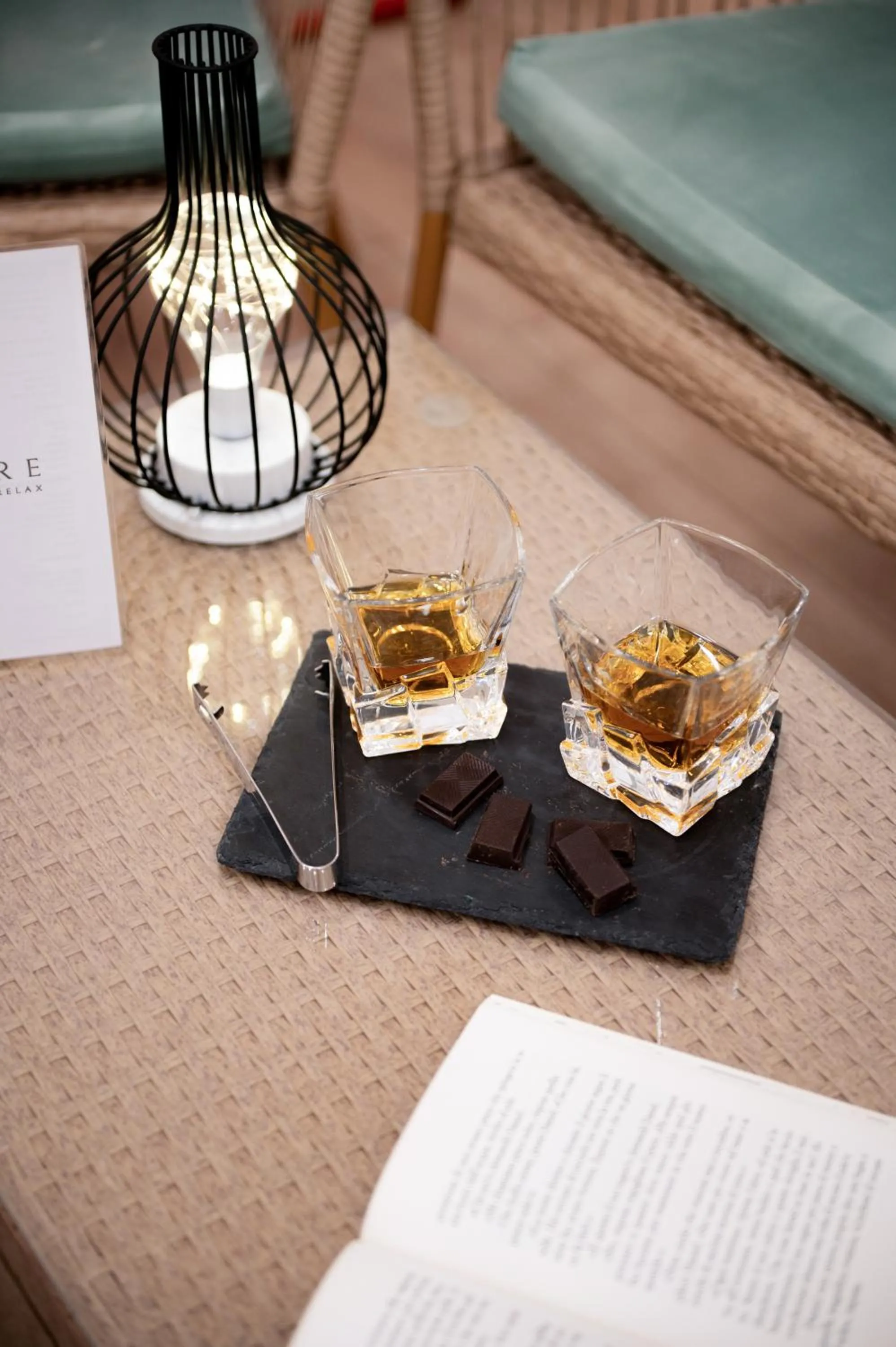 Restaurant/places to eat in Neocore