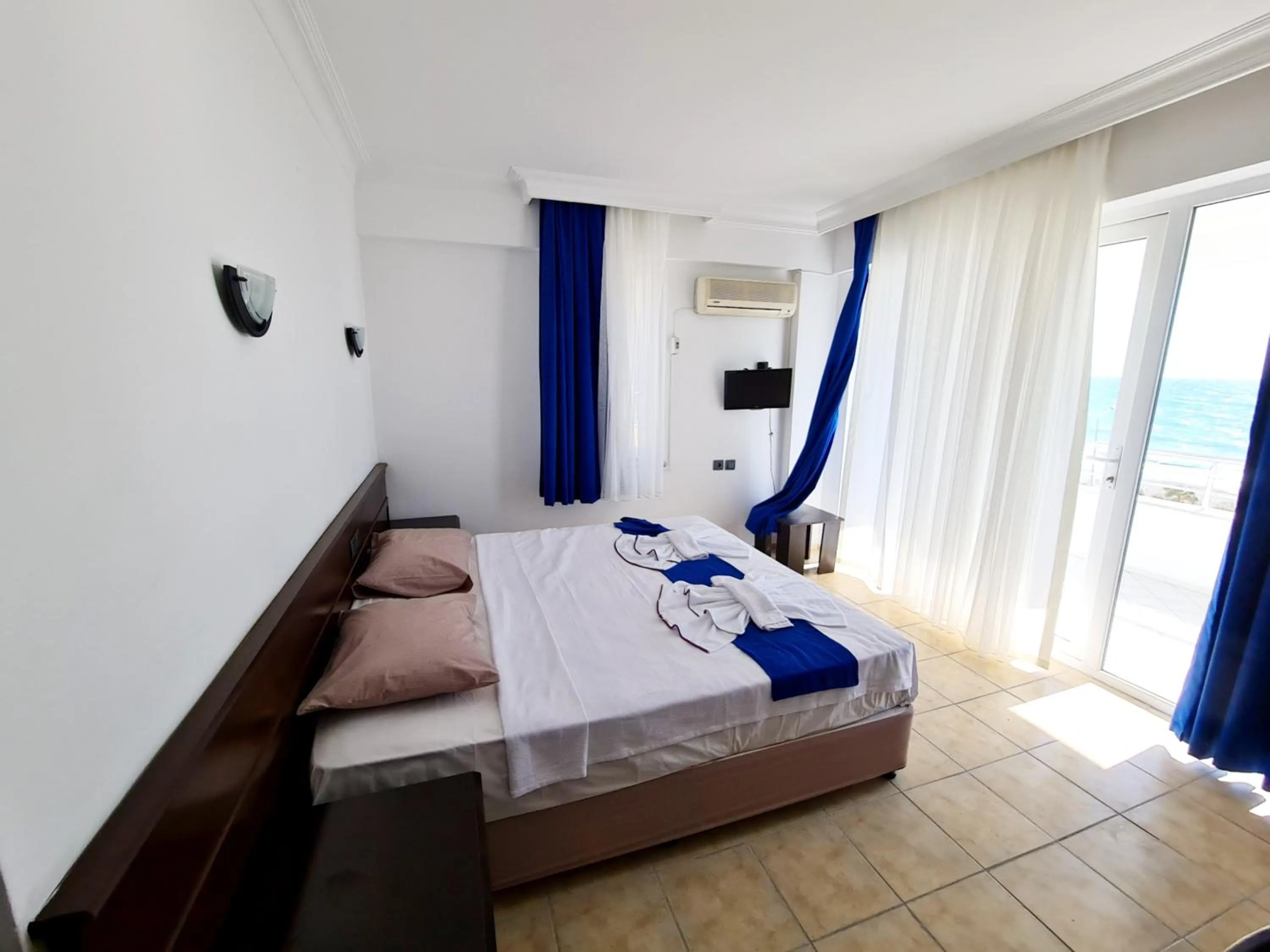 Bed in Moray & Duka Hotel